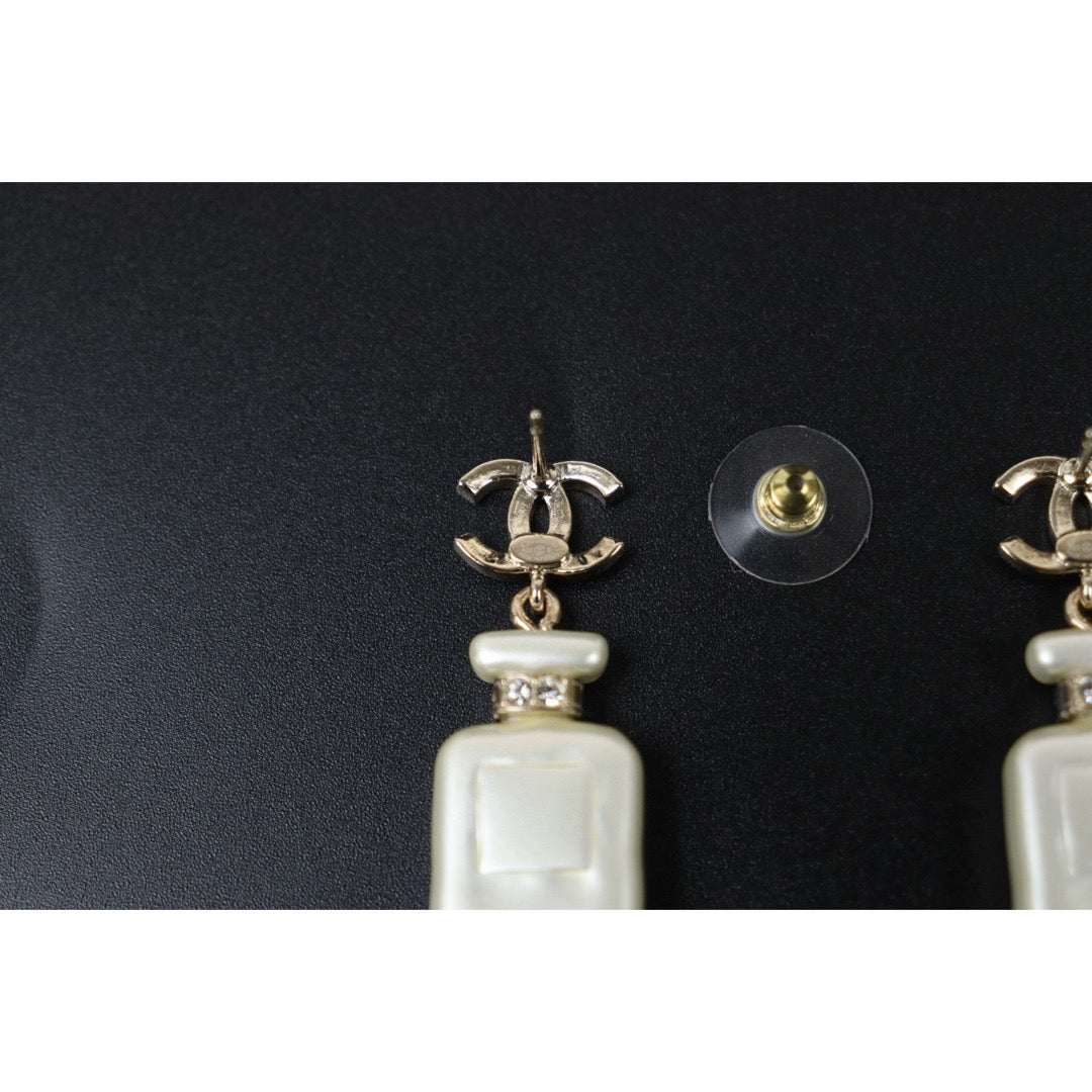 Excellent（Rank SA）｜ CHANEL Coco Mark White Pendant No5 Brass Perfume  Diamond Earrings ｜  S25021027