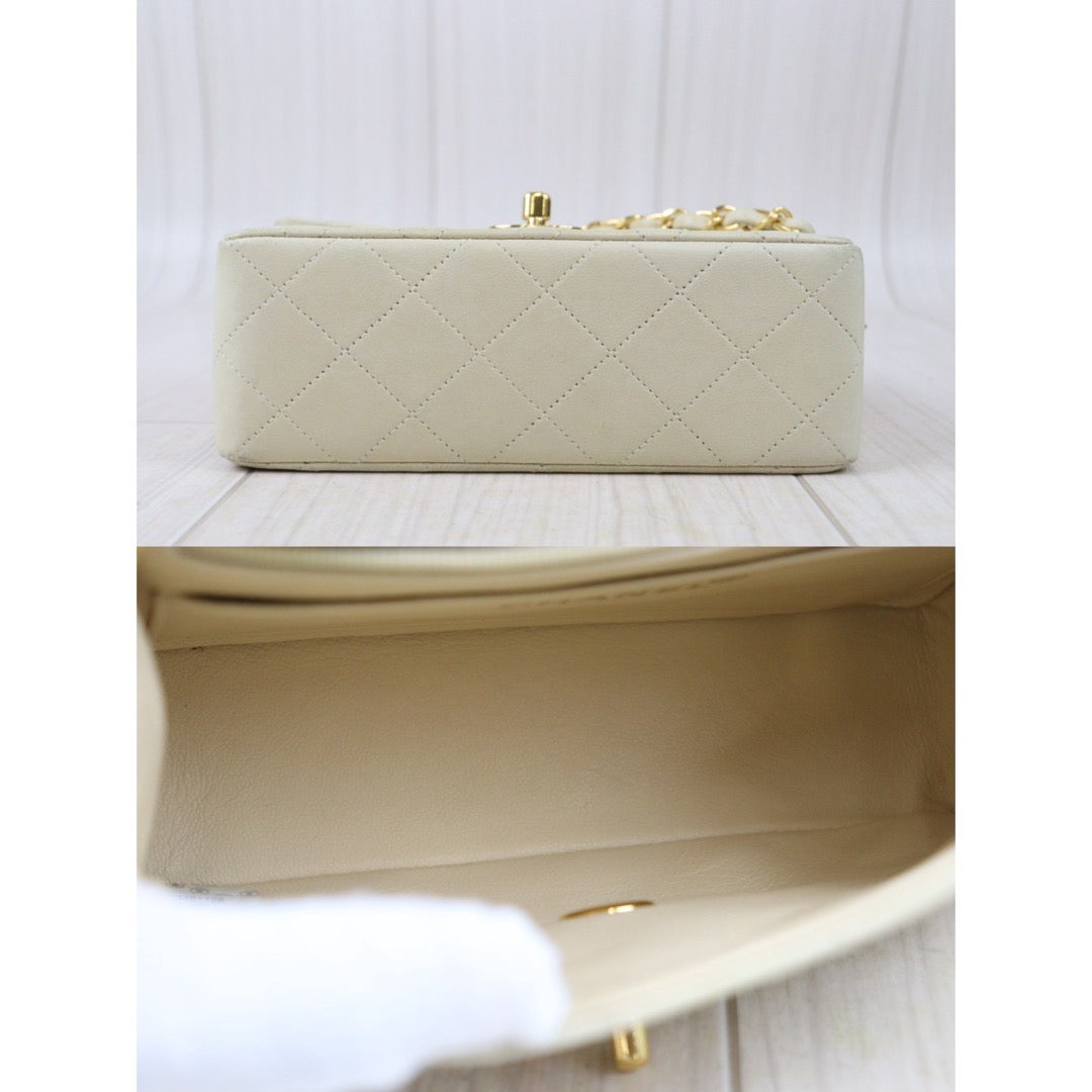 Good ( Rank AB)｜ CHANEL Lanbskin Square 17 Pearl White Shoulder Bag Made In 1996～1997Year ｜P24062803