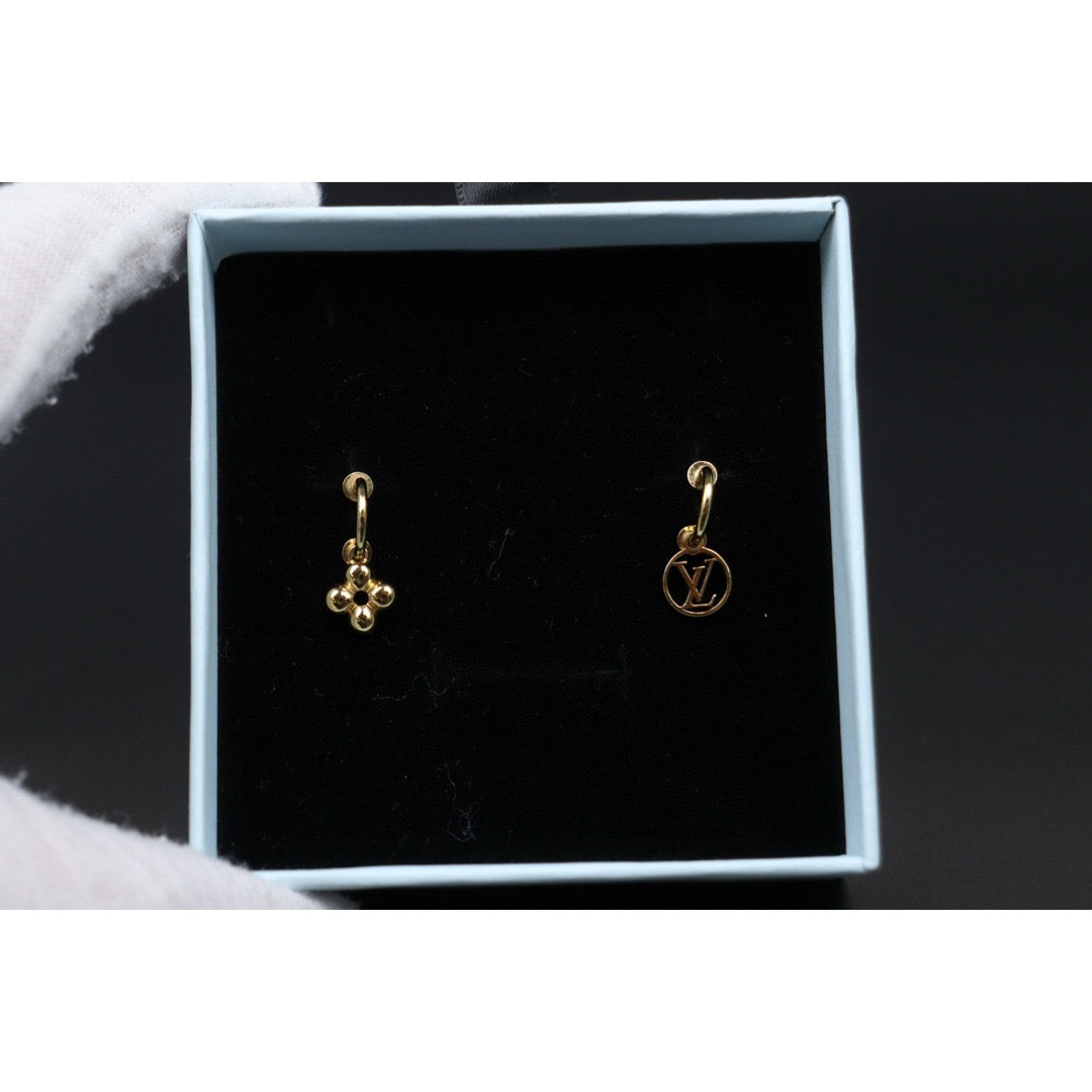 Very Good ( Rank A) ｜ LV Collier Essential LV Earrings ｜25010910