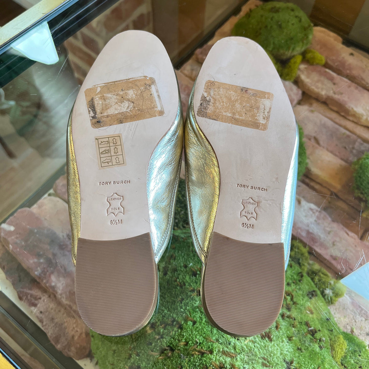 TORY BURCH Champagne Leather Mules With Chain SZ 6.5