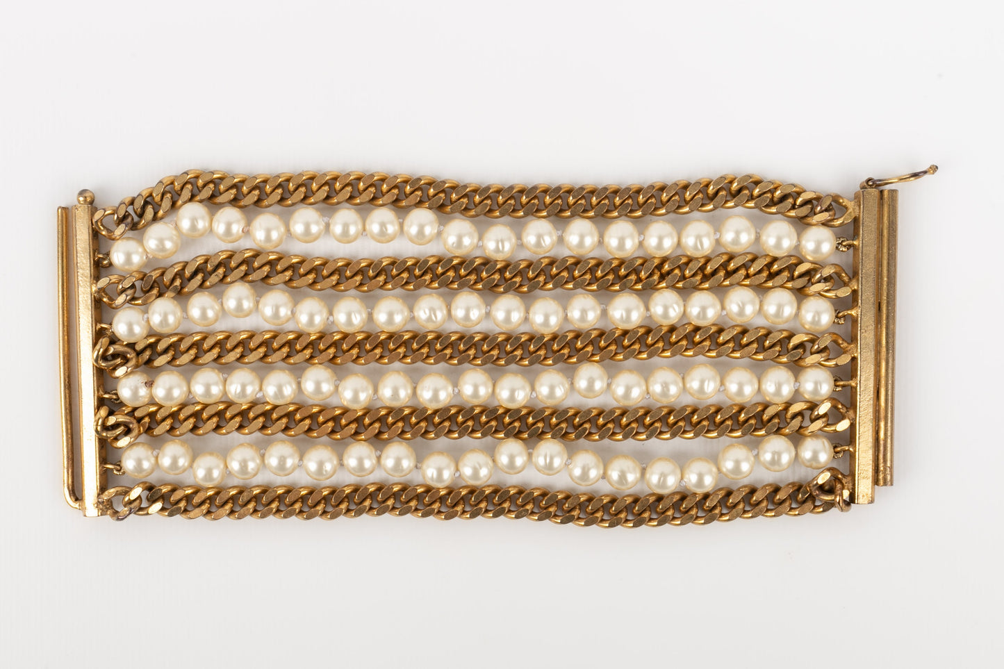 Bracelet de perles nacrées Chanel