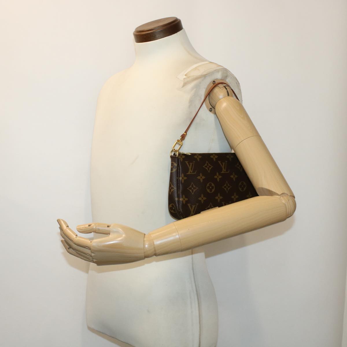 LOUIS VUITTON Pochette Accessoire Handbag