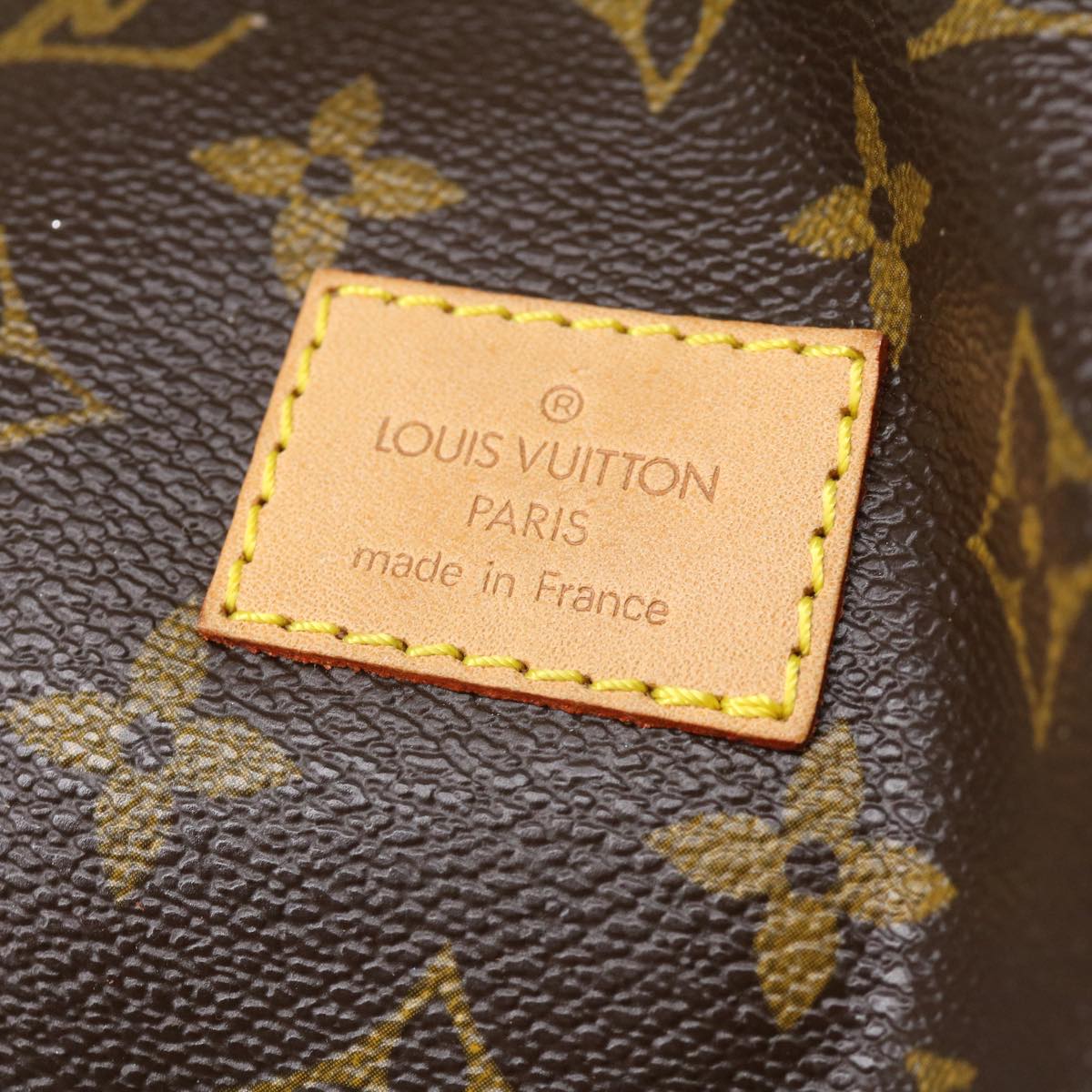 Louis Vuitton Saumur 35 Shoulder Bag