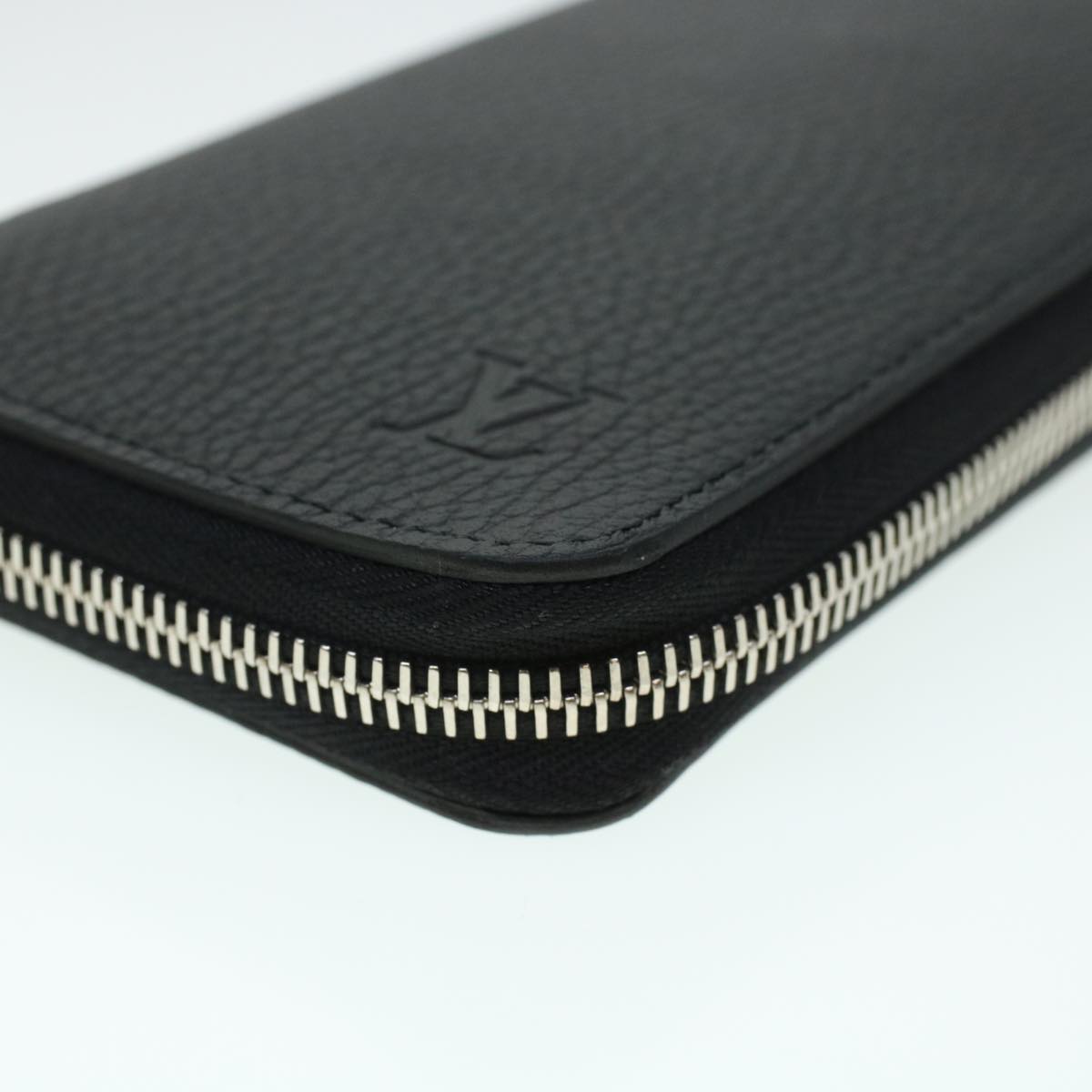 LOUIS VUITTON Zippy Wallet Vertical