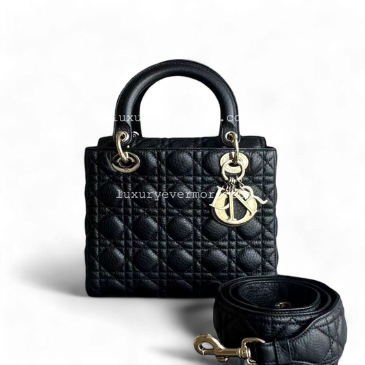 *Flap, Grained Calf* Lady Medium Grained Calfskin Black Golden Hardware