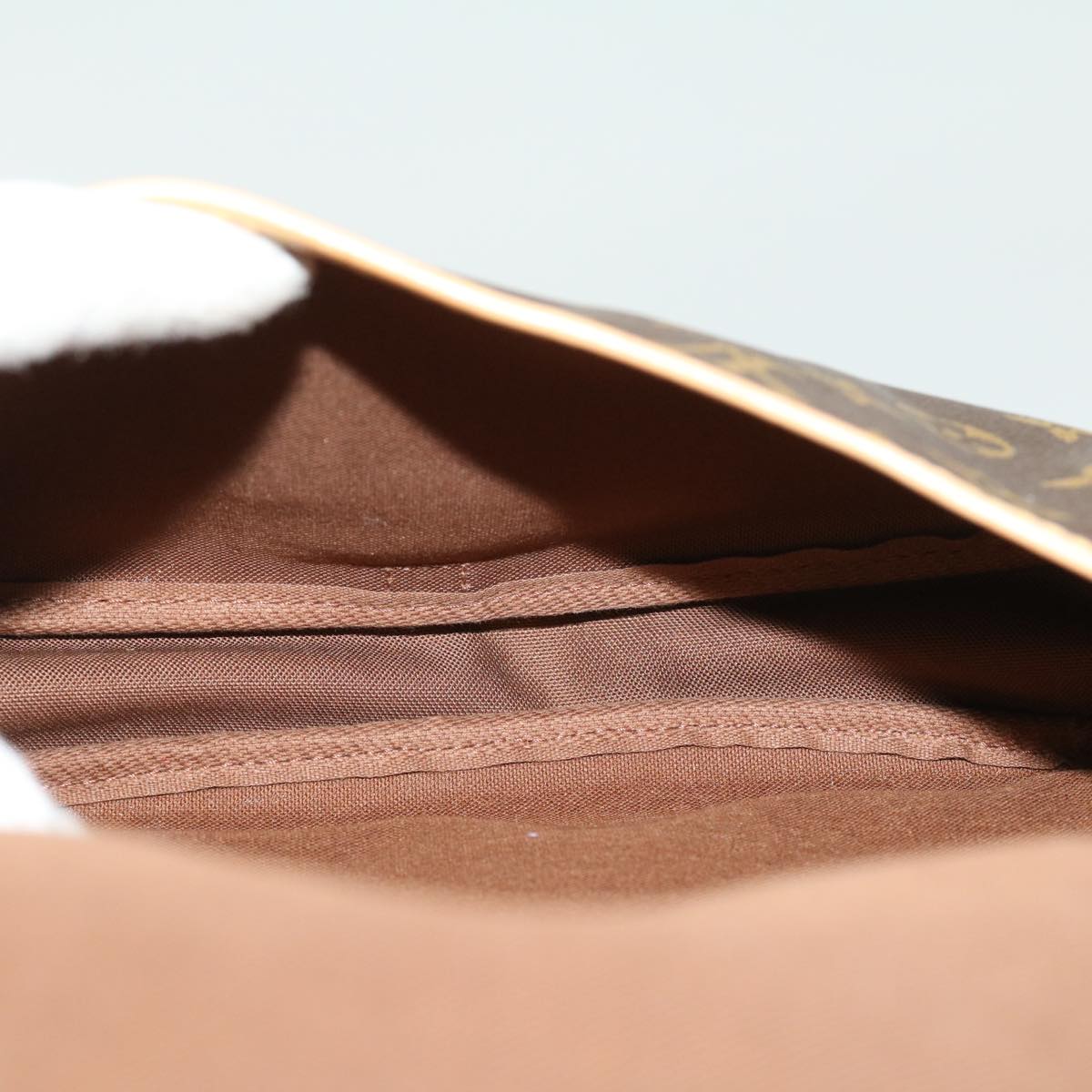 Louis Vuitton Saumur 35 Shoulder Bag