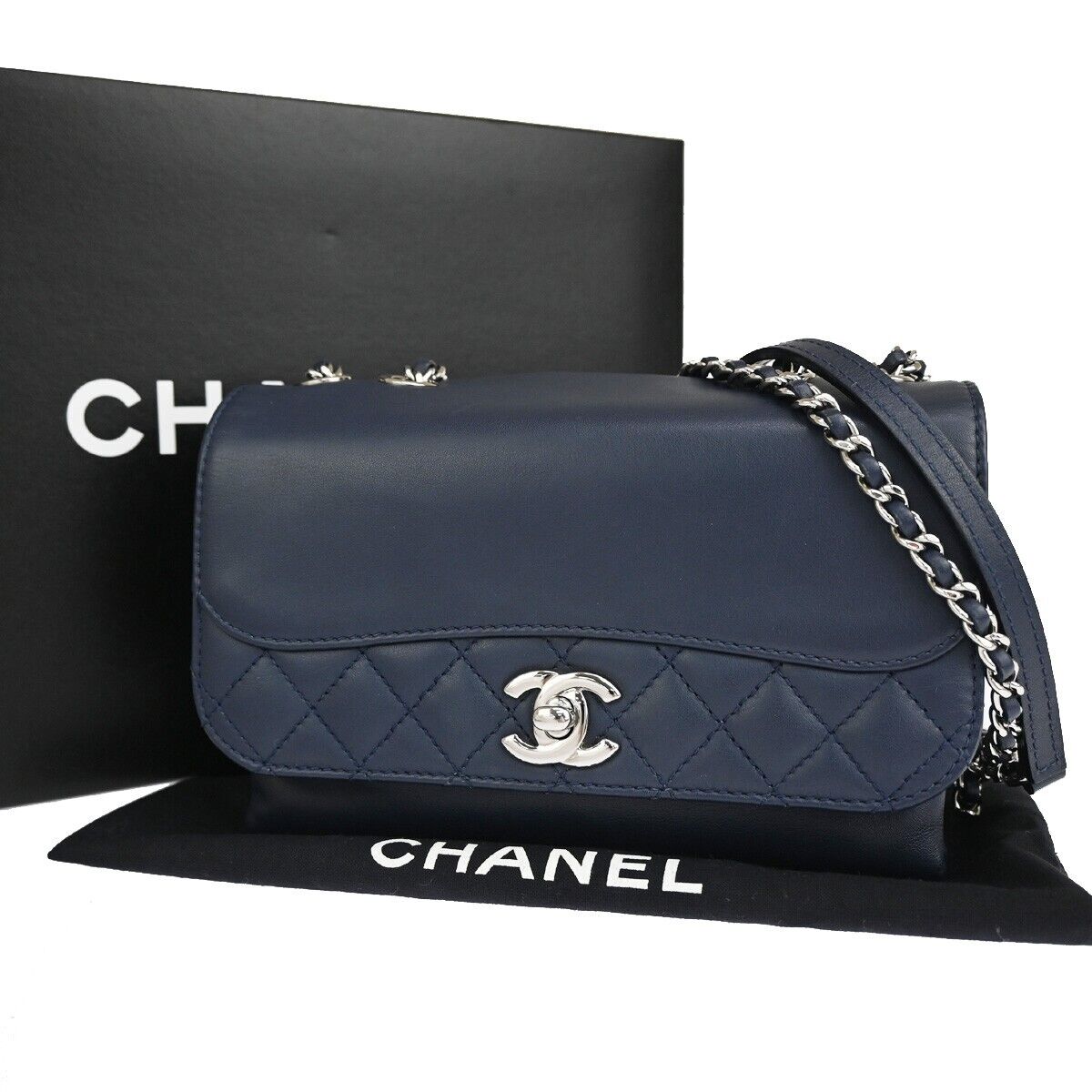 CHANEL Matelasse Shoulder Bag
