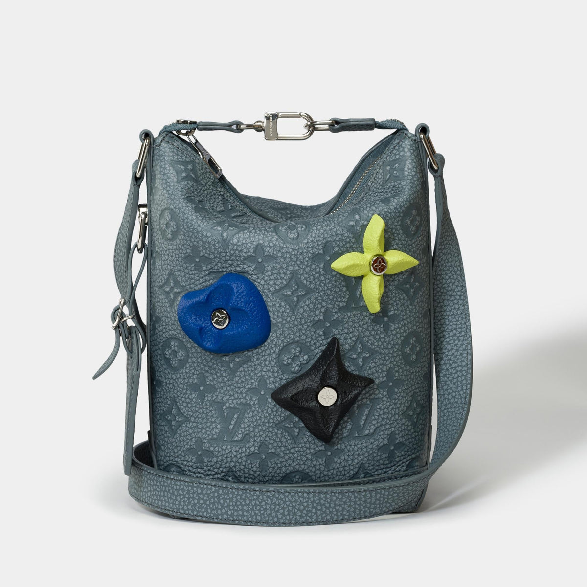 LOUIS VUITTON Virgil Abloh Fall-Winter 2022 Hobo Cruiser in grey leather, SHW