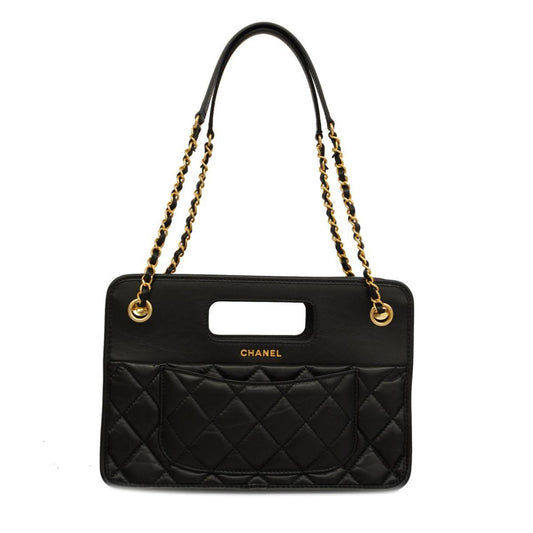 CHANEL Matelasse Shoulder Bag