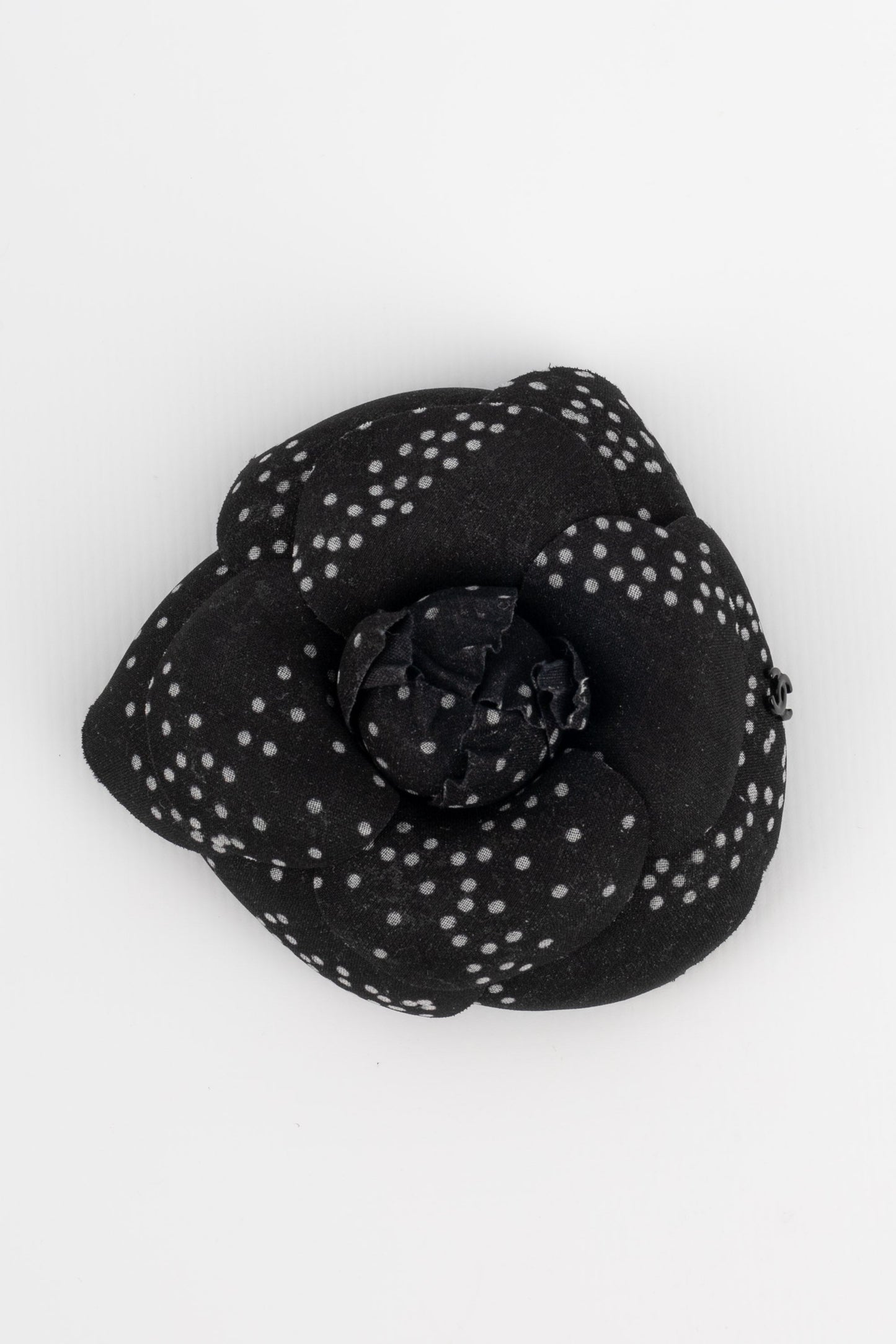 Broche camélia Chanel
