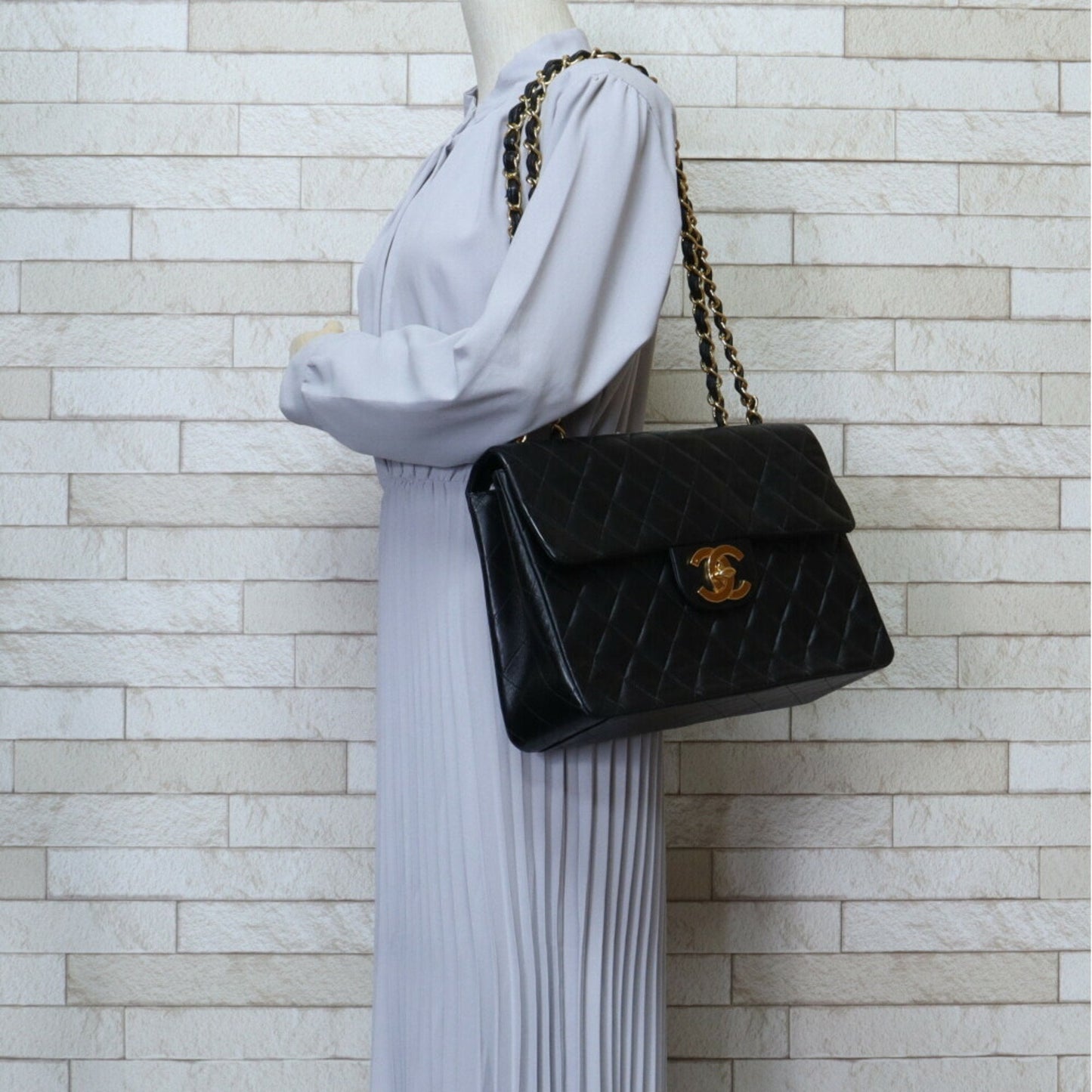 Top Quality Chanel Jumbo Shoulder Bag