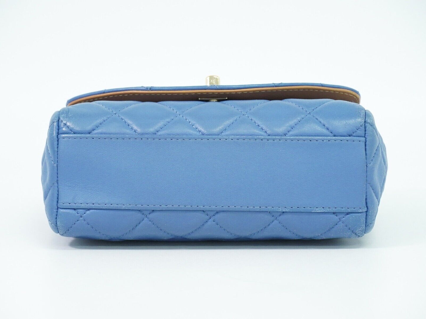 CHANEL Matelasse Shoulder Bag