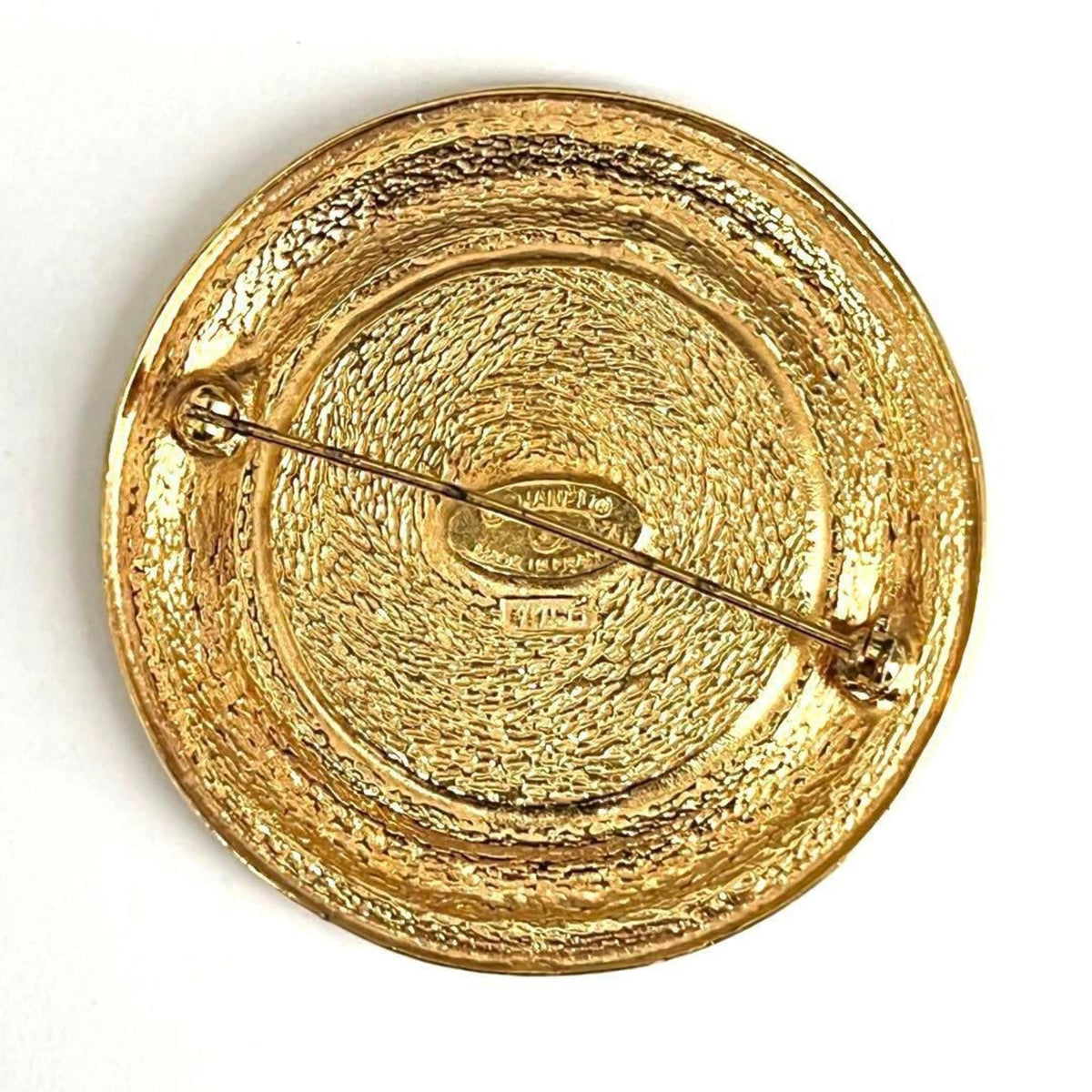 CHANEL Medaillon Brooch