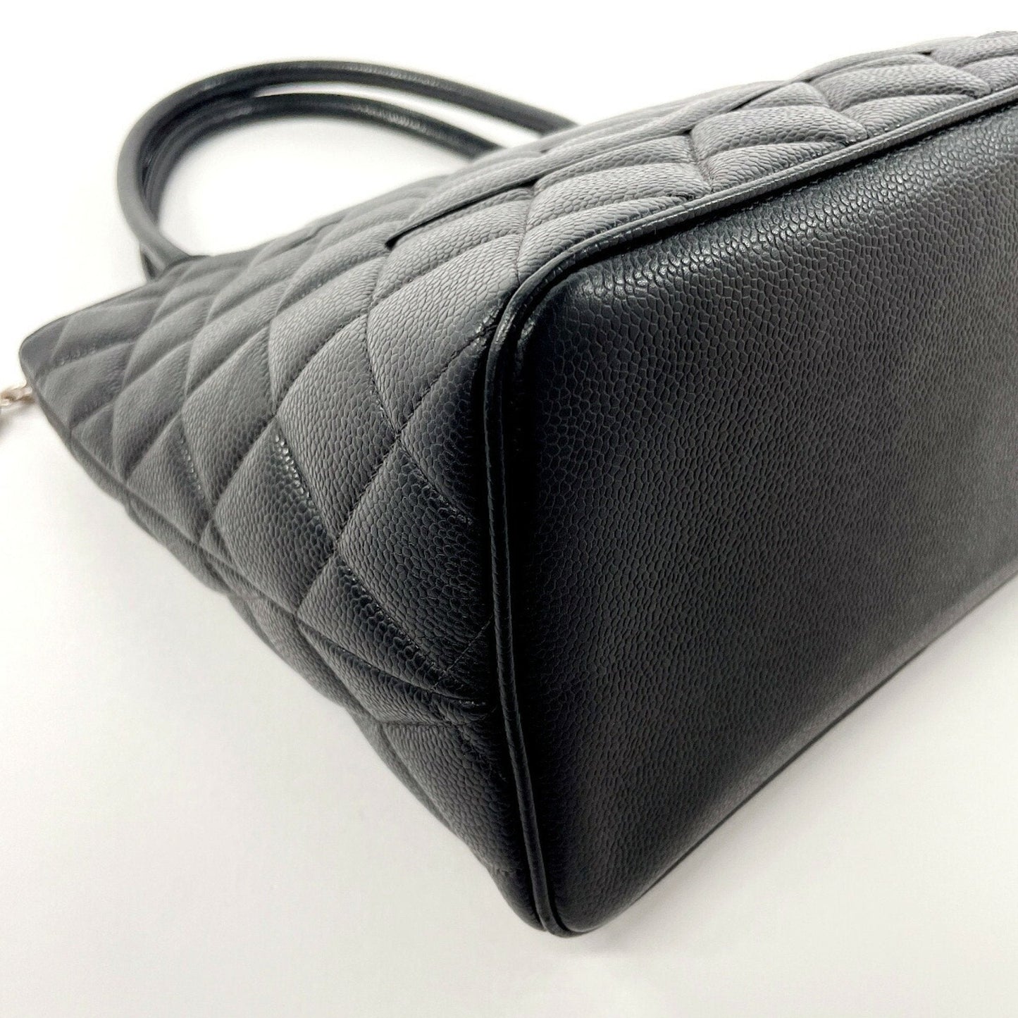 CHANEL Medaillon Tote