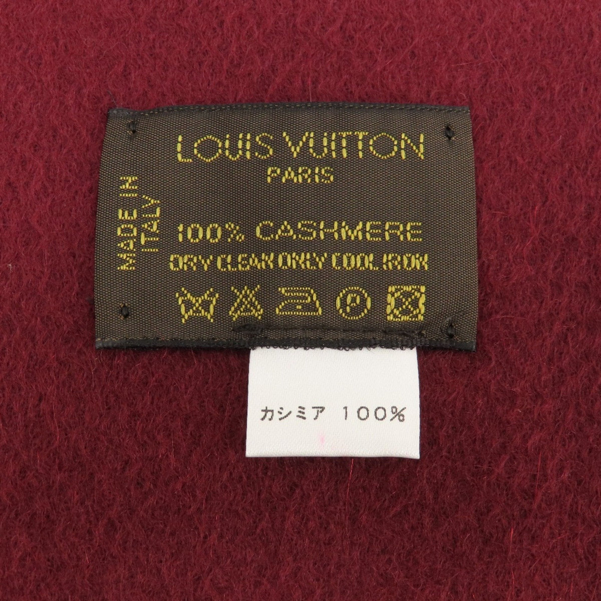 LOUIS VUITTON Scarves