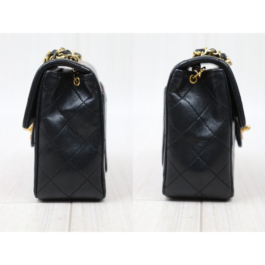 Rank A｜ CHANEL Black Lanbskin Square 17 Shoulder Bag Made In 1989～1991Year ｜24060321