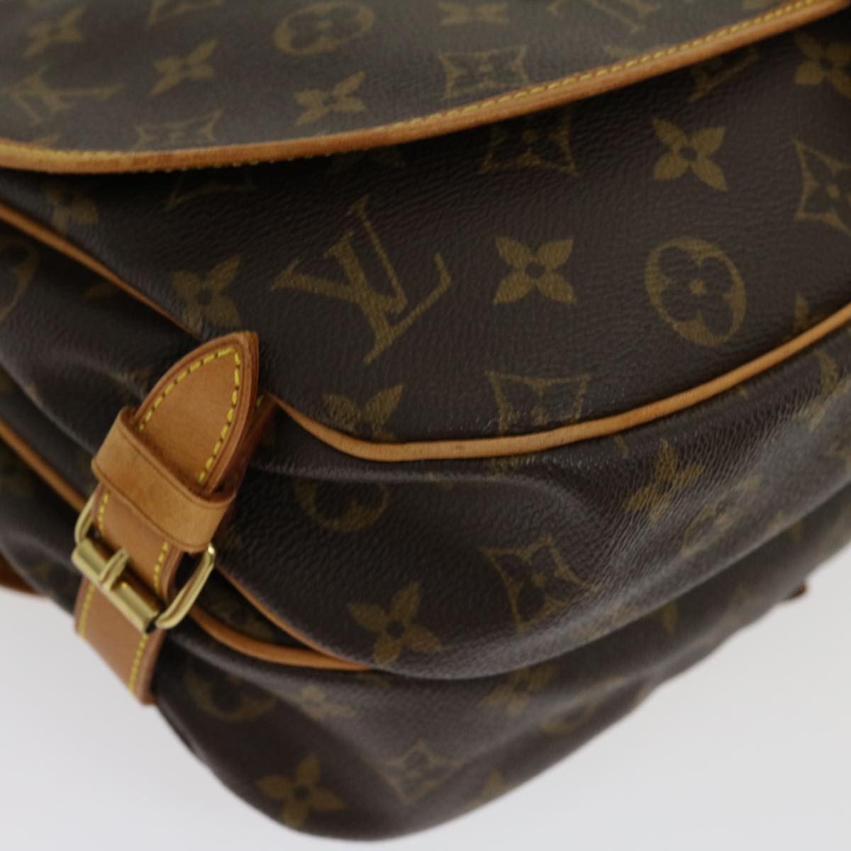 Louis Vuitton Saumur 30 Shoulder Bag
