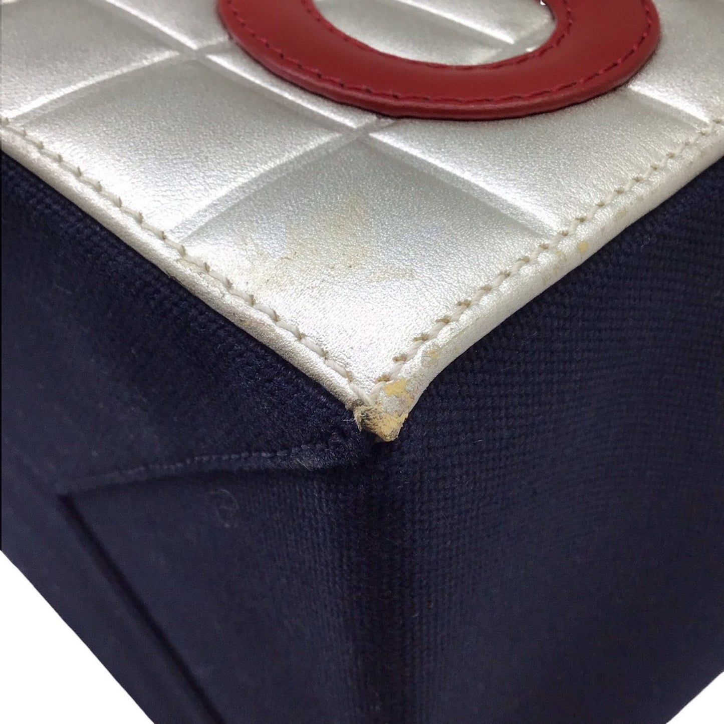 CHANEL Numero 5 Tote