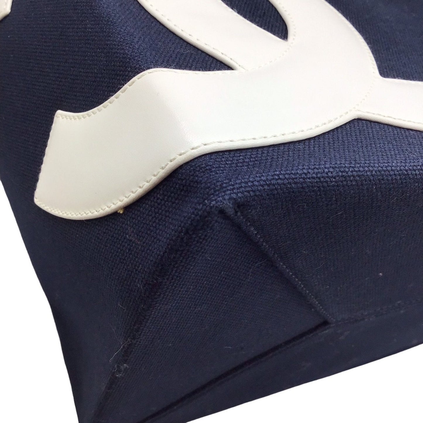 CHANEL Numero 5 Tote