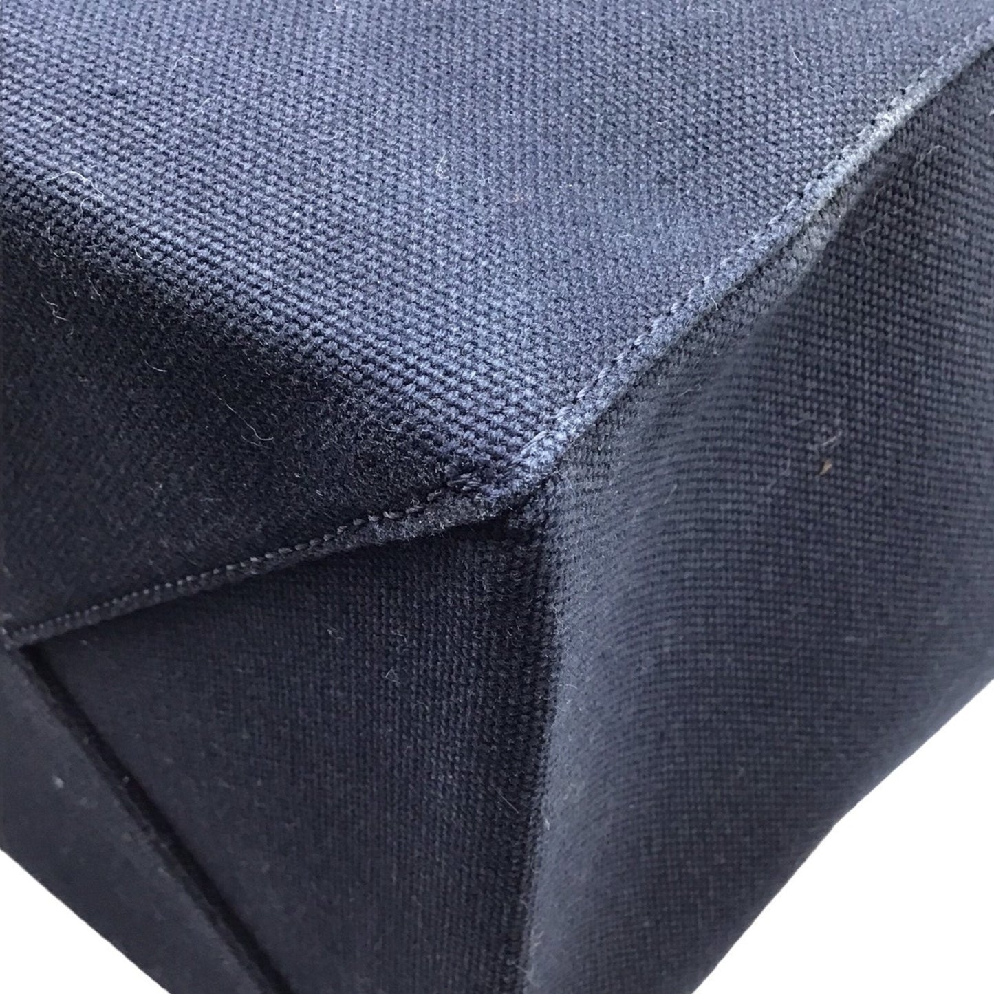 CHANEL Numero 5 Tote