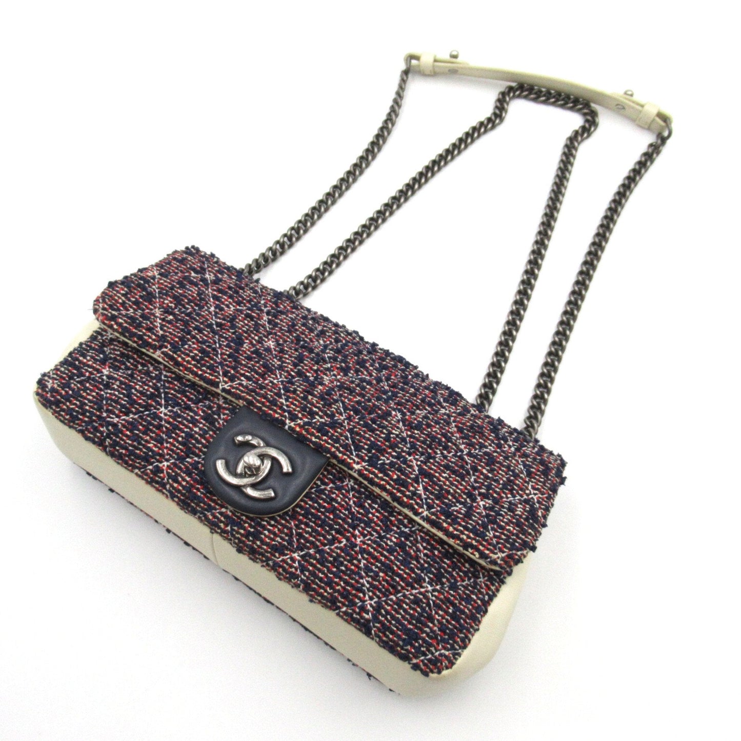 CHANEL Matelasse Shoulder Bag