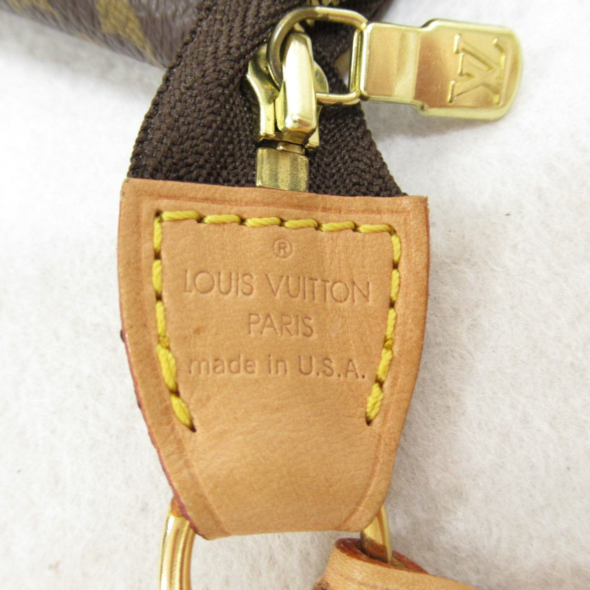 LOUIS VUITTON Pochette Accessoire Clutch Bag