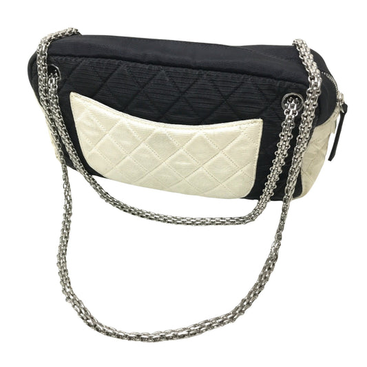 CHANEL Matelasse Shoulder Bag