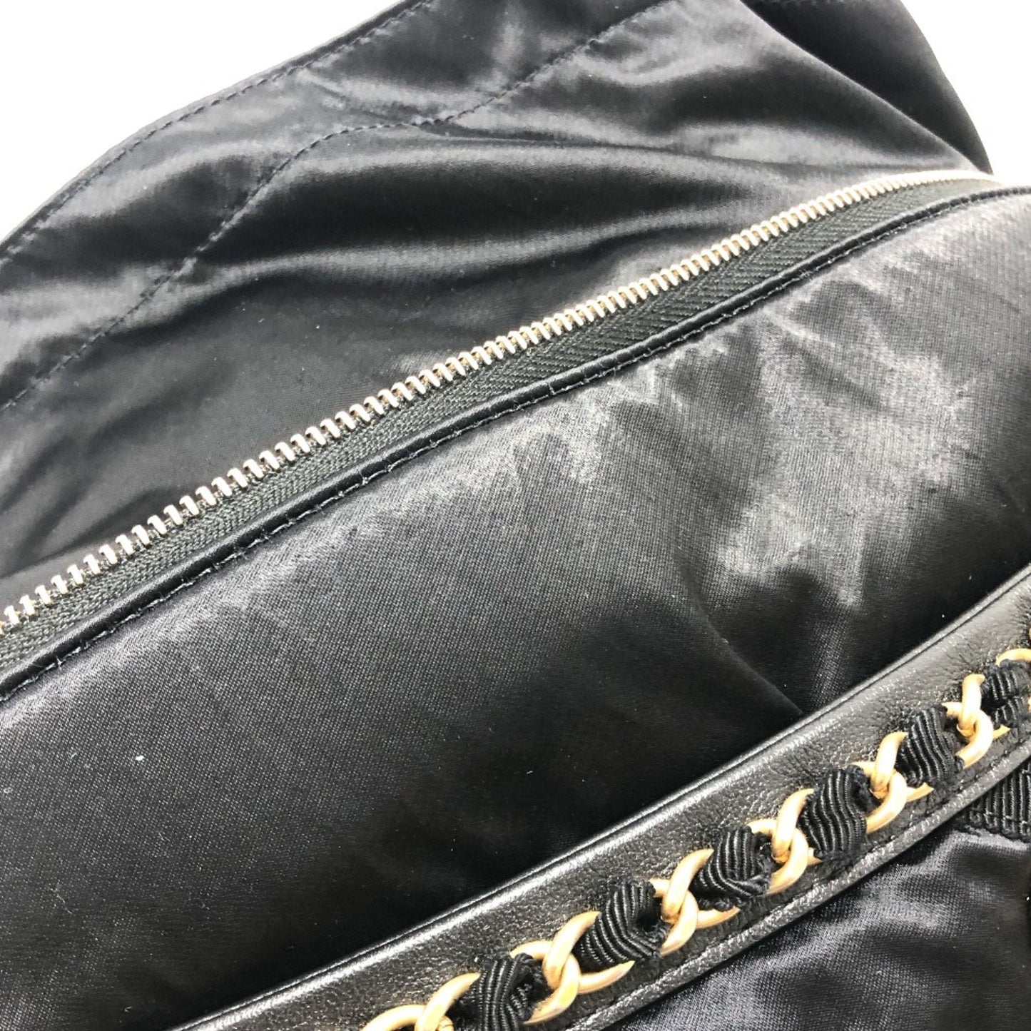CHANEL Matelasse Shoulder Bag