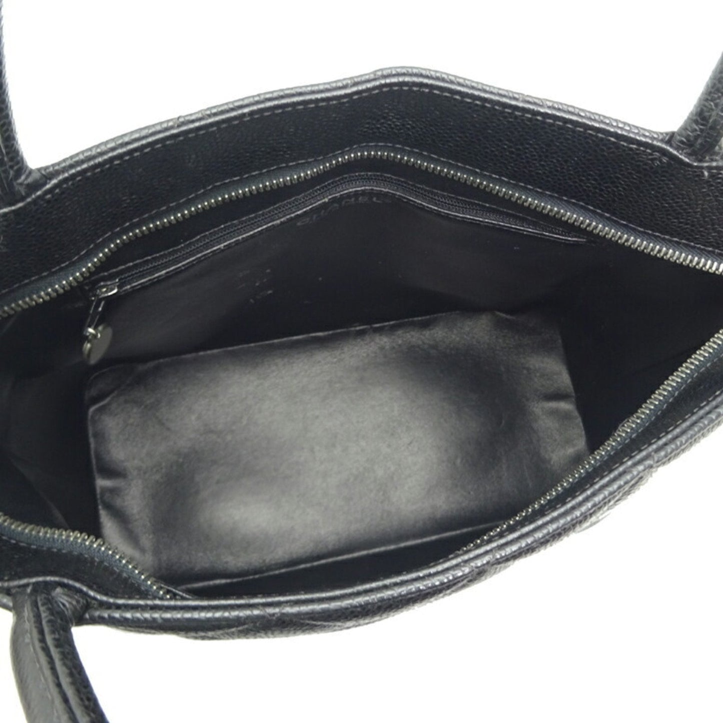 CHANEL Medaillon Tote