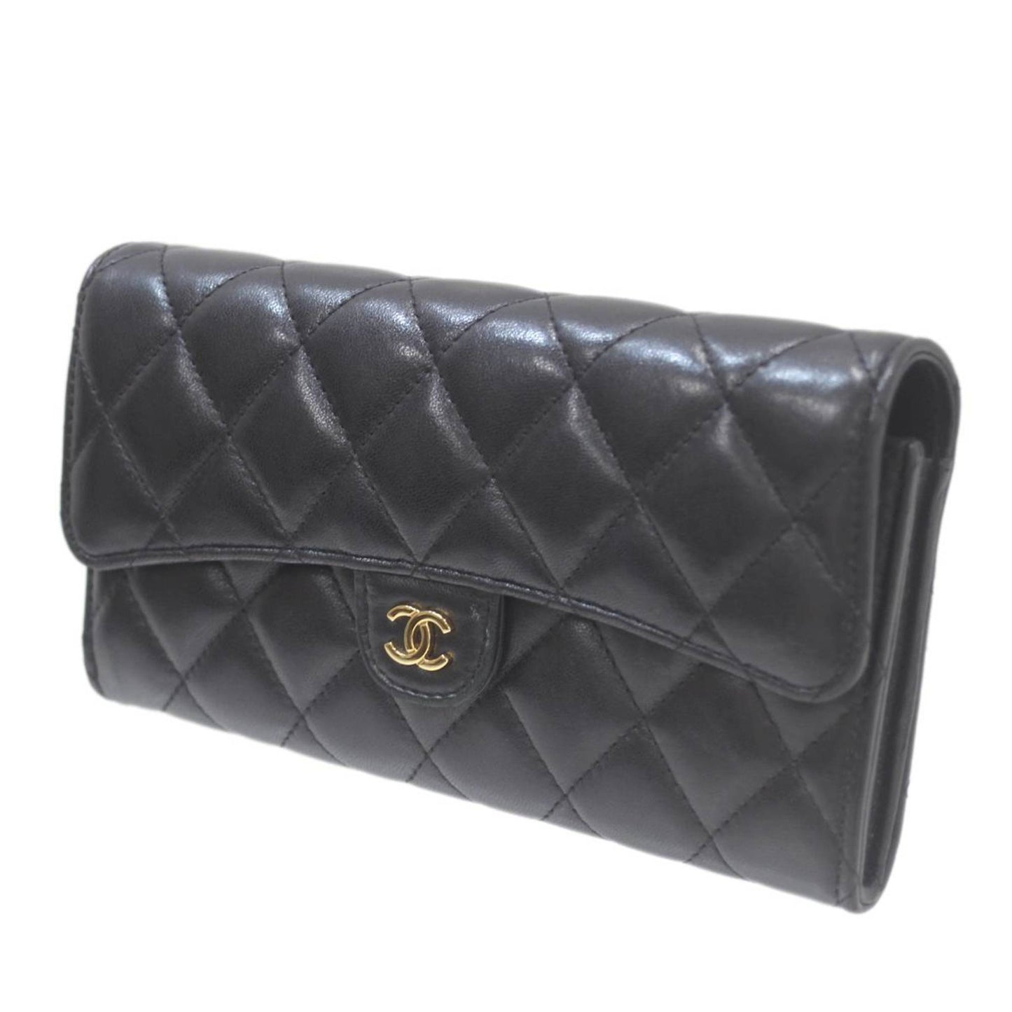 CHANEL Matelasse Wallet