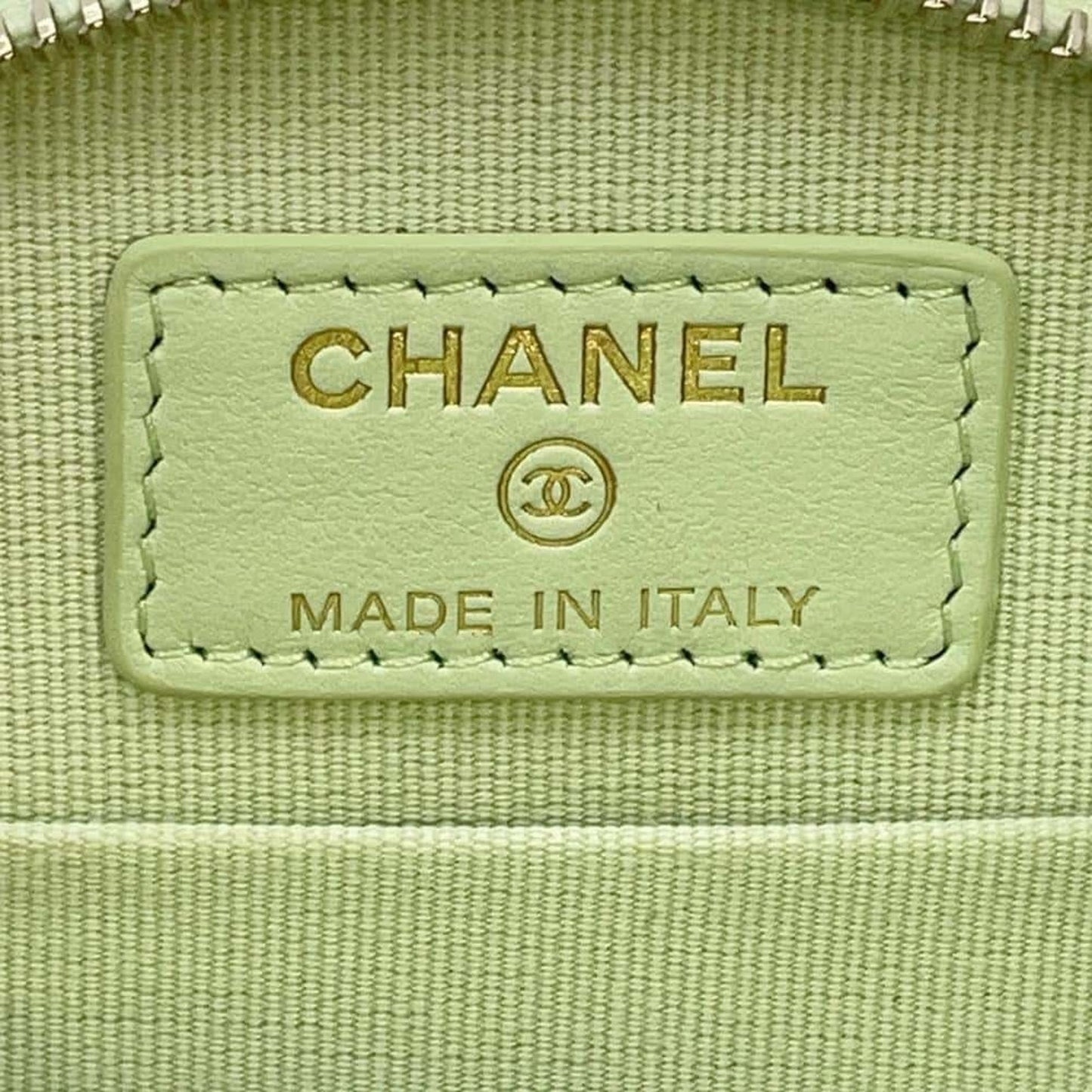 CHANEL Ronde Shoulder Bag