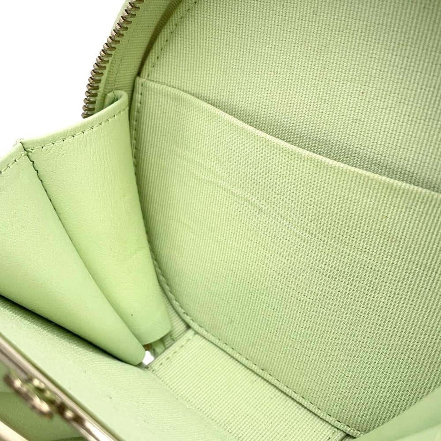 CHANEL Ronde Shoulder Bag