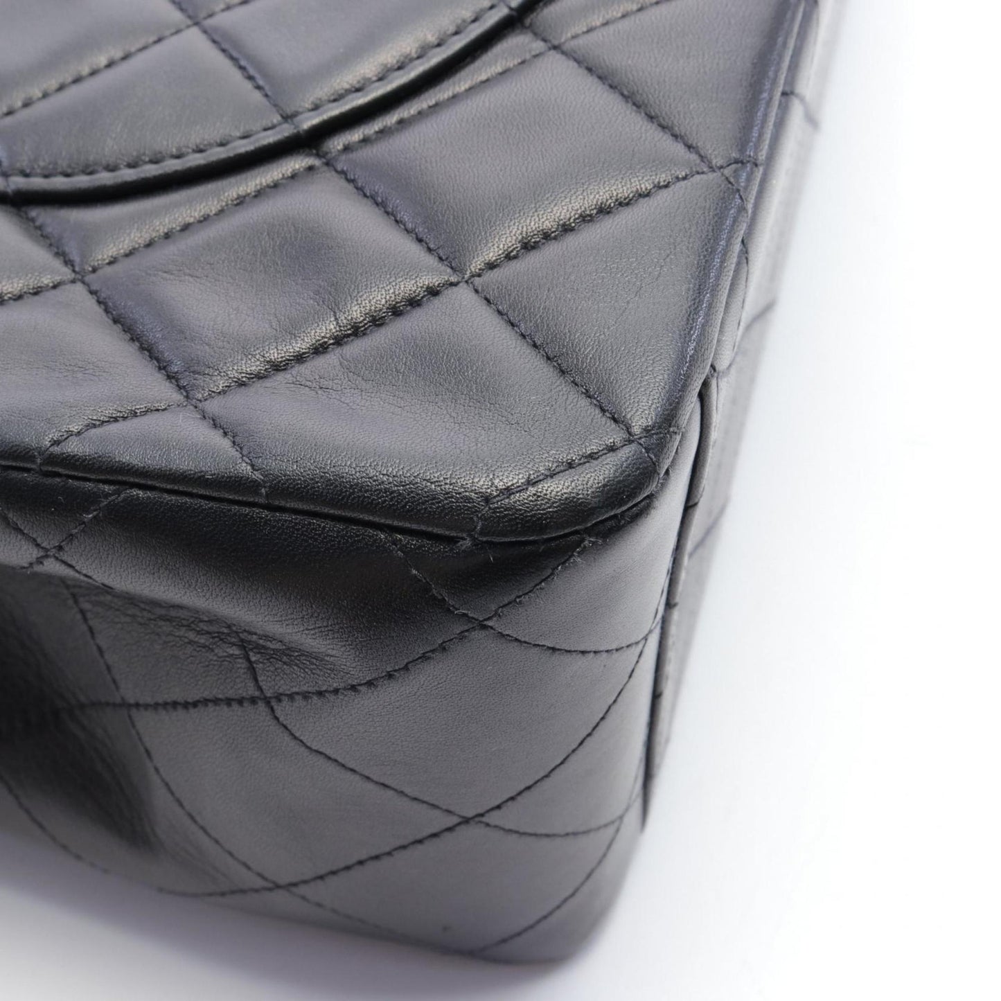 CHANEL Matelasse Shoulder Bag