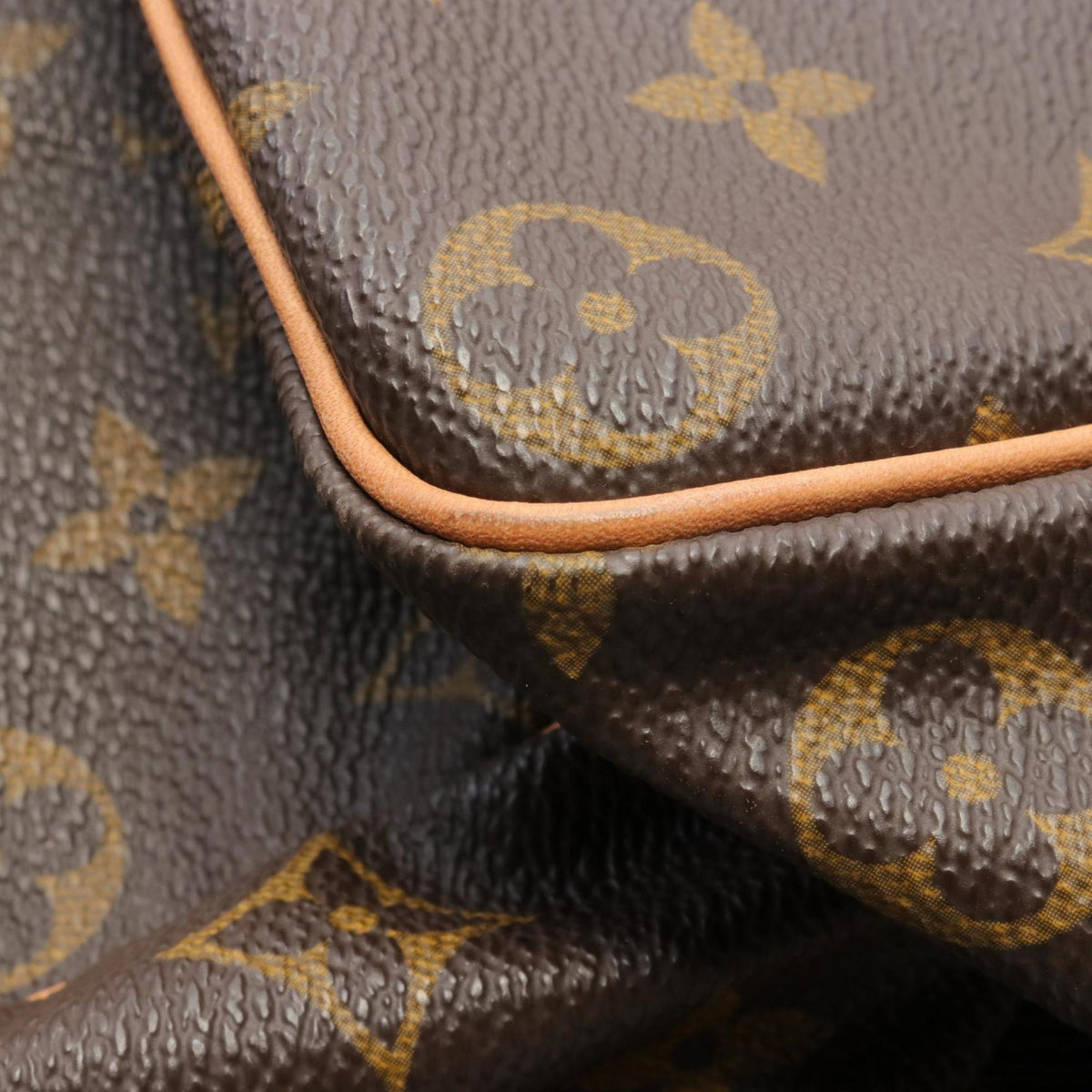 LOUIS VUITTON Speedy 35 Handbag