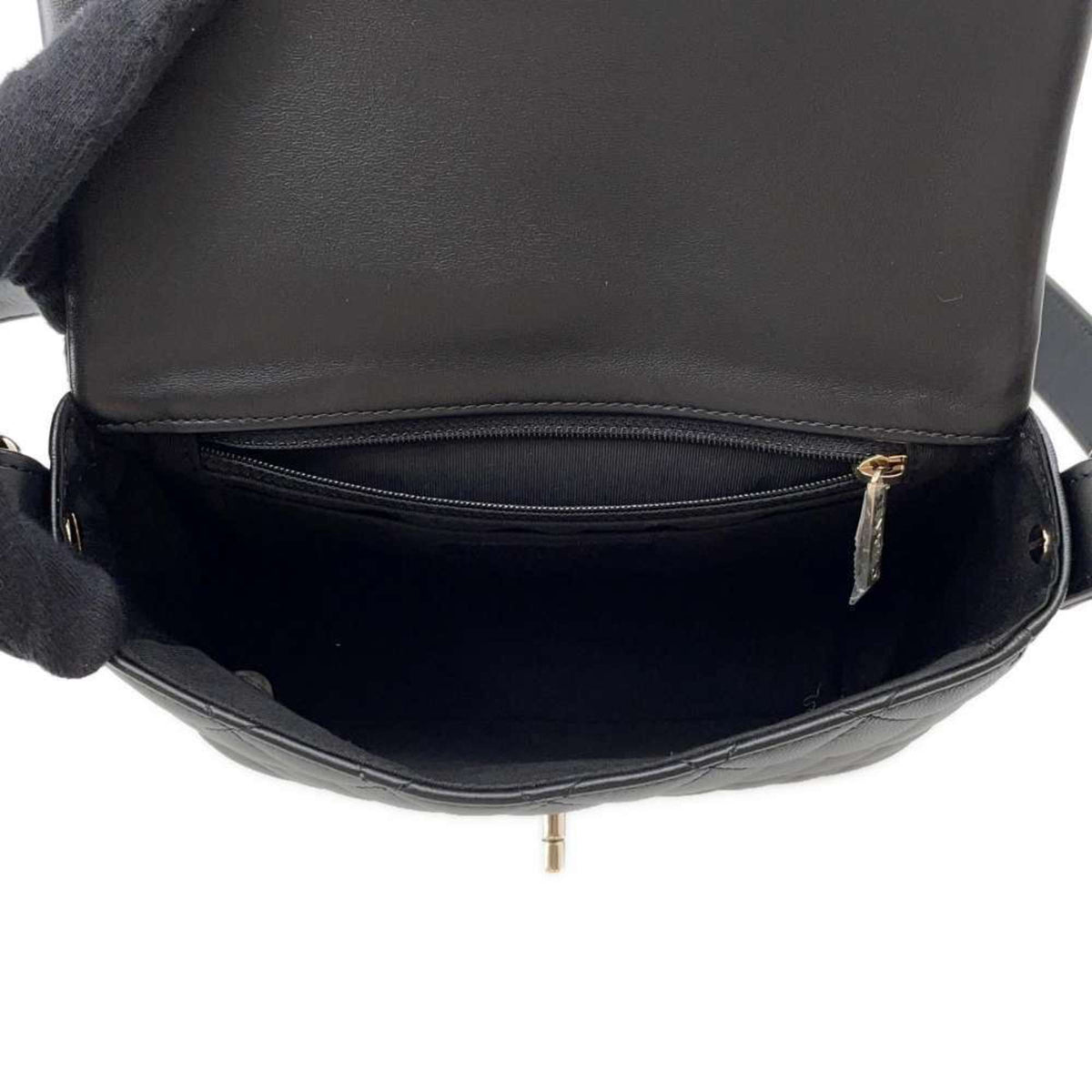 CHANEL Matelasse Shopper
