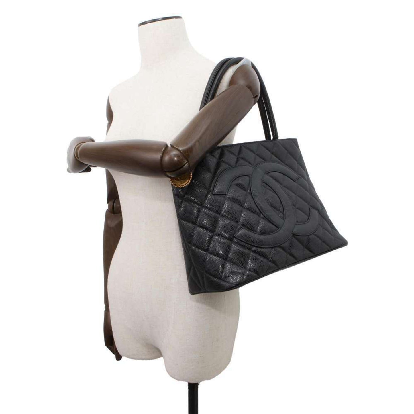 CHANEL Medaillon Tote