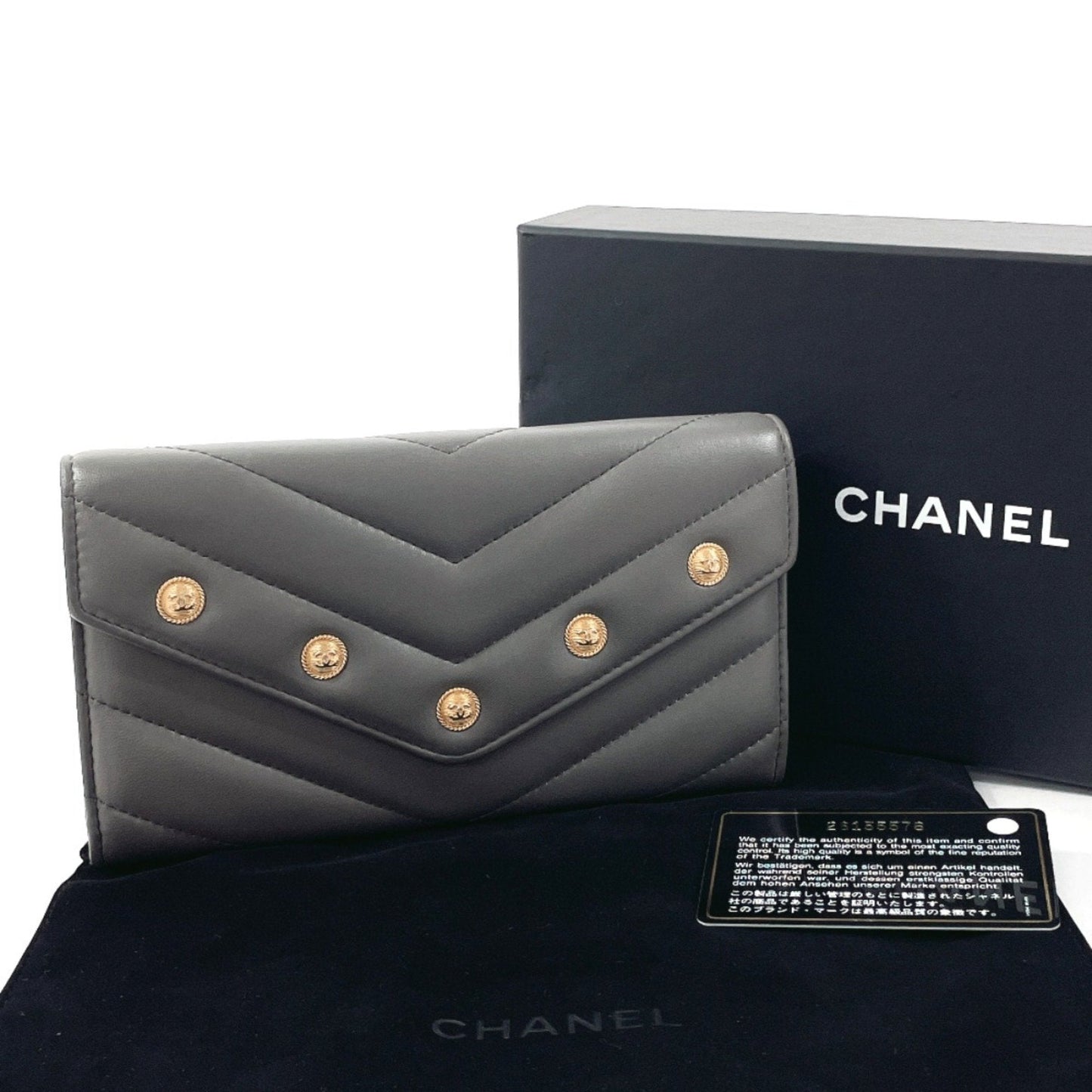 CHANEL Medaillon Wallet