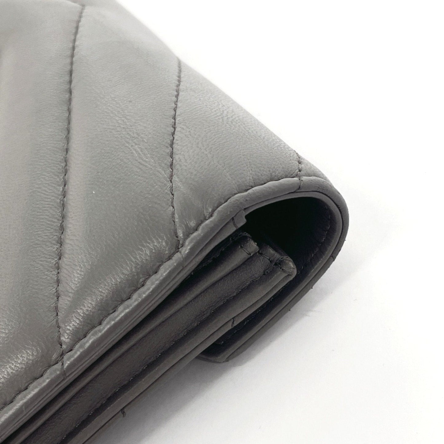 CHANEL Medaillon Wallet