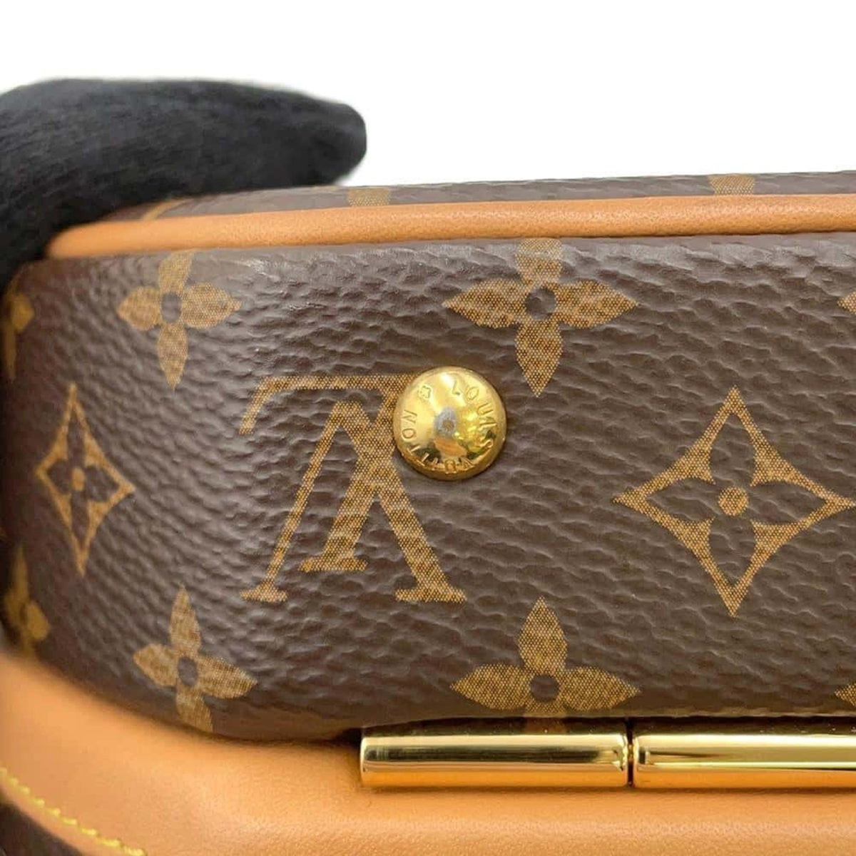 LOUIS VUITTON Petite Boîte À Chapeau Shoulder Bag