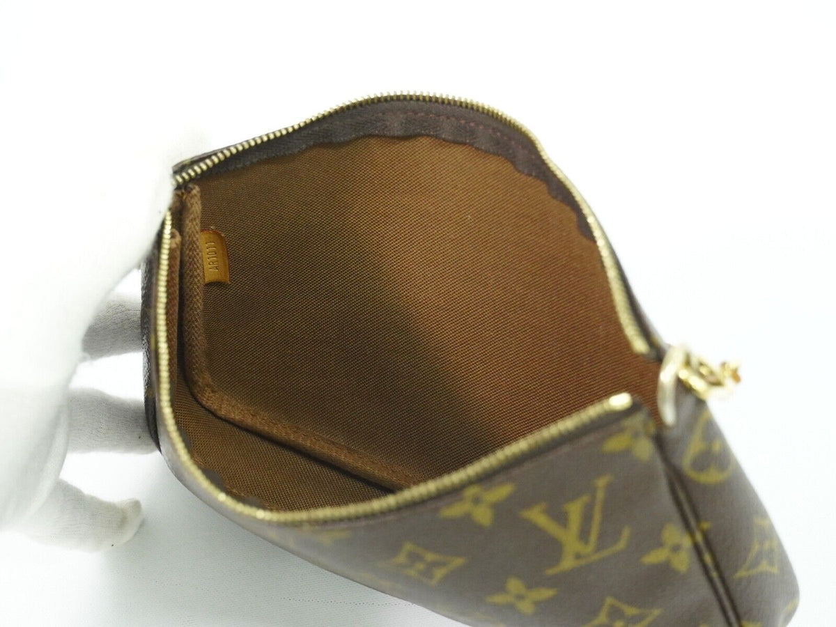LOUIS VUITTON Pochette accessoires Clutch Bag