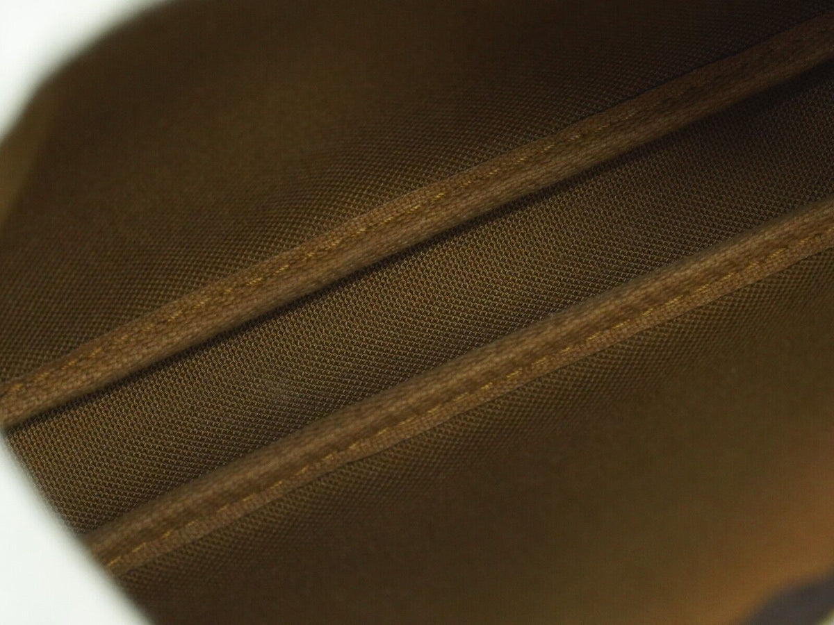 LOUIS VUITTON Pochette accessoires Clutch Bag