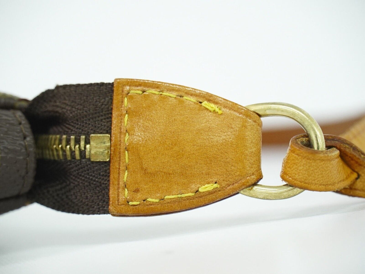 LOUIS VUITTON Pochette accessoires Clutch Bag