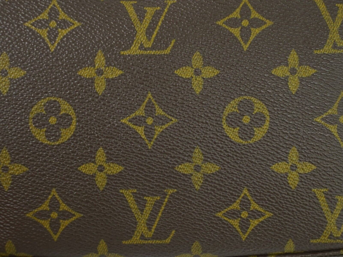 LOUIS VUITTON Pochette accessoires Clutch Bag