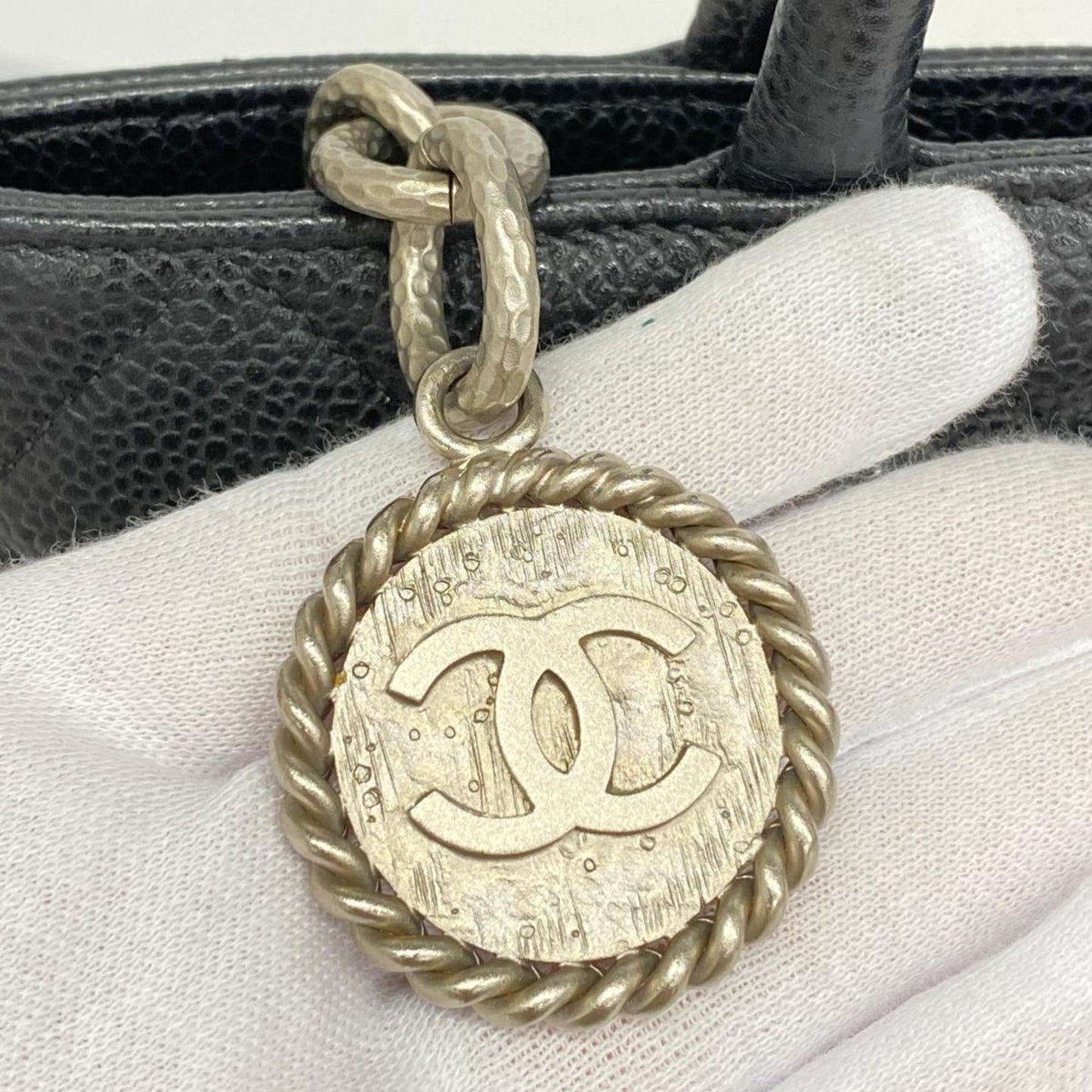 CHANEL Medaillon Tote