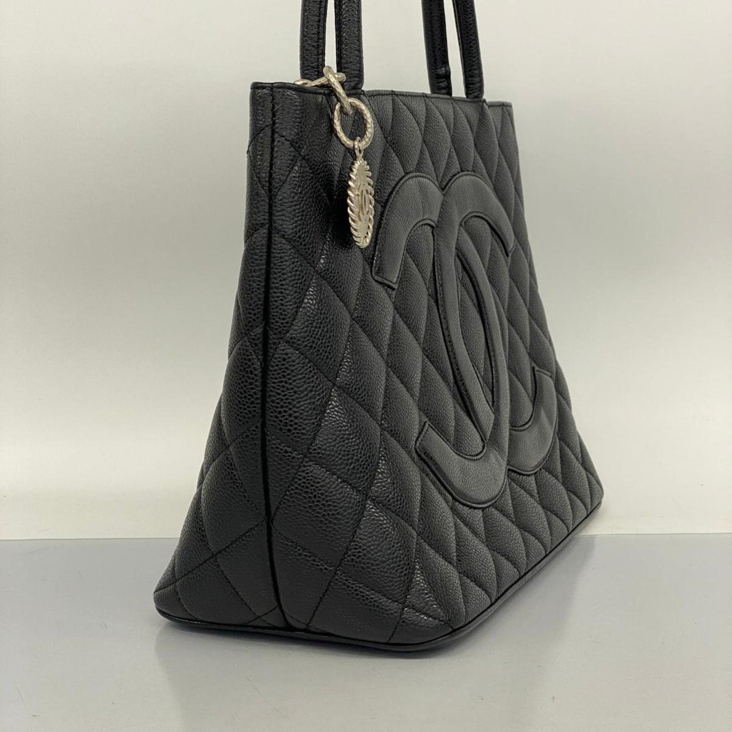 CHANEL Medaillon Tote