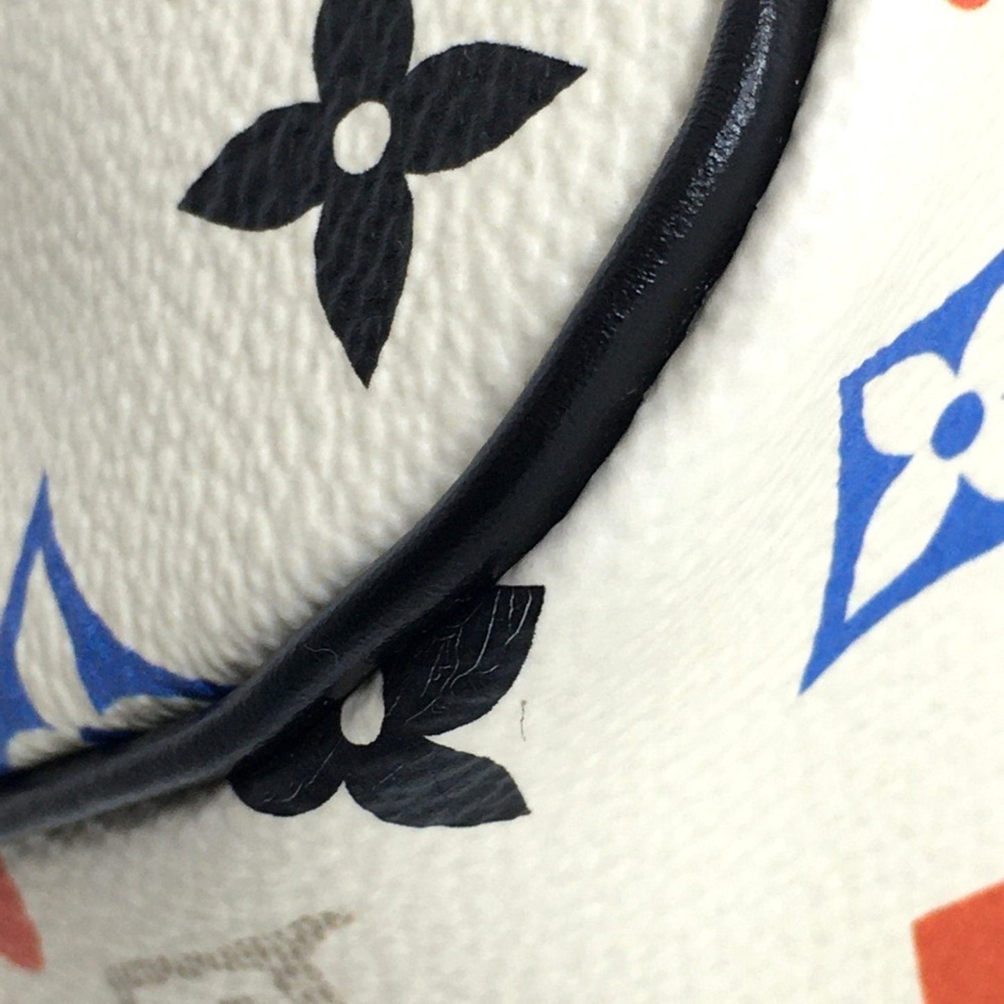 LOUIS VUITTON Neverfull MM Tote