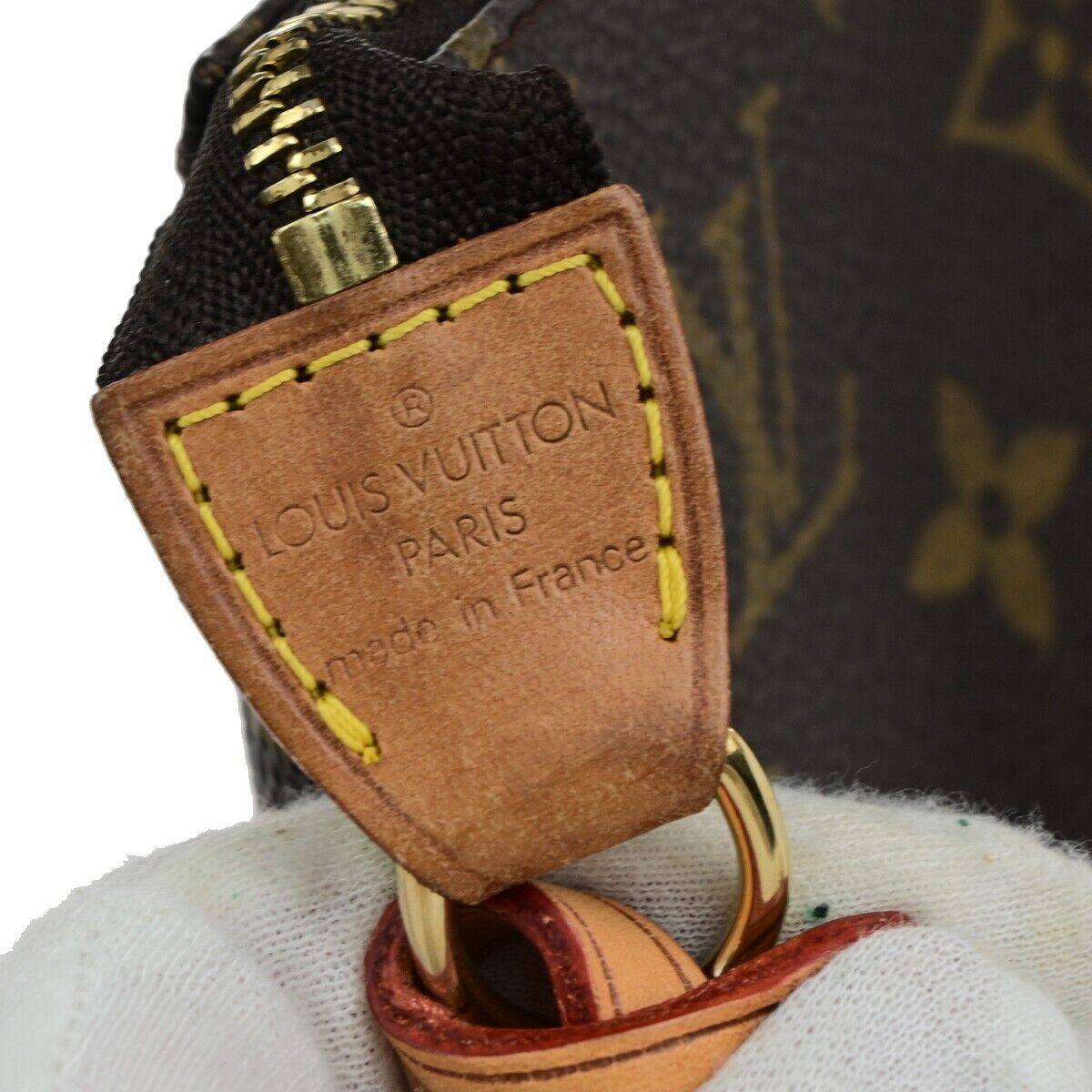 LOUIS VUITTON Pochette accessoires Handbag