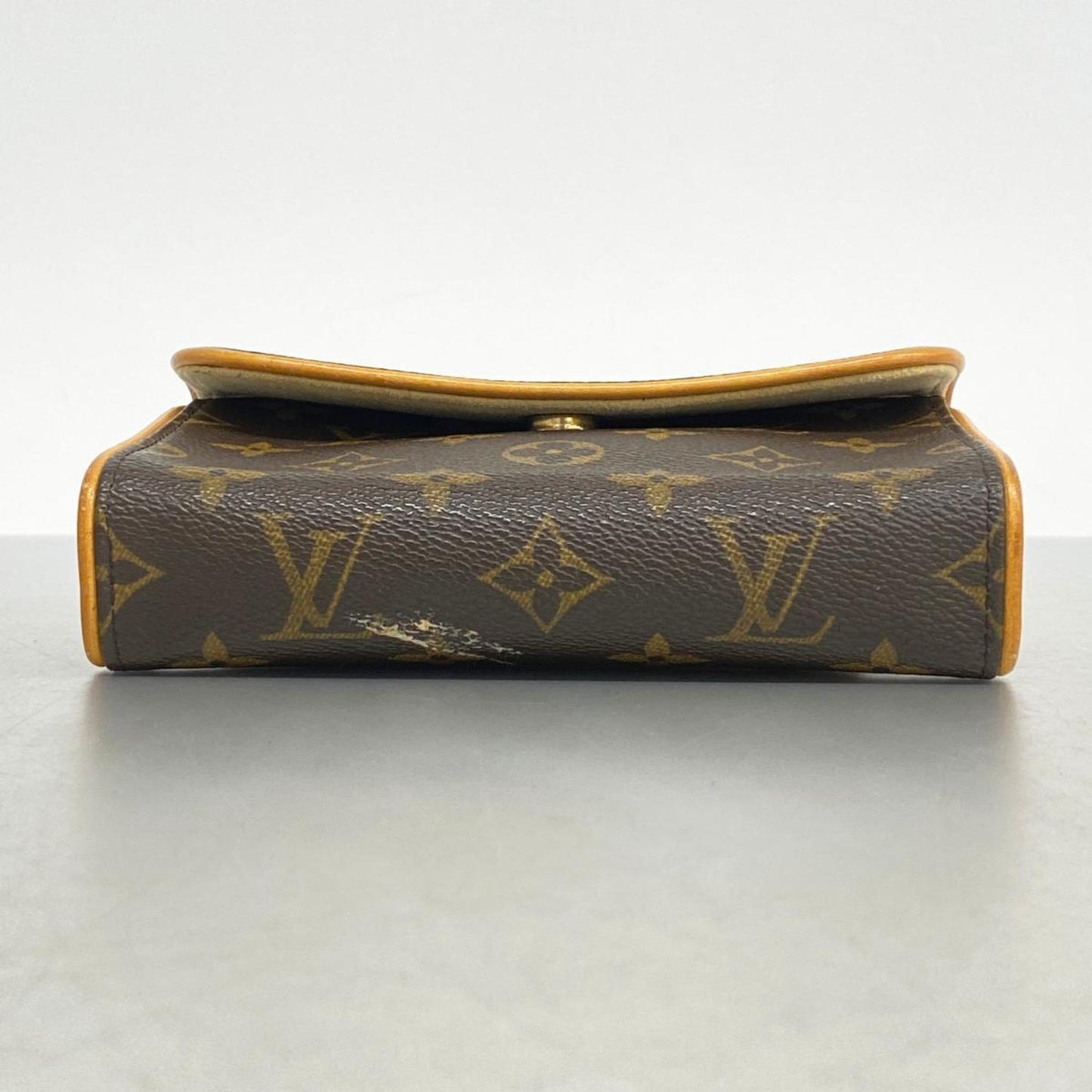 LOUIS VUITTON Florentine Clutch Bag