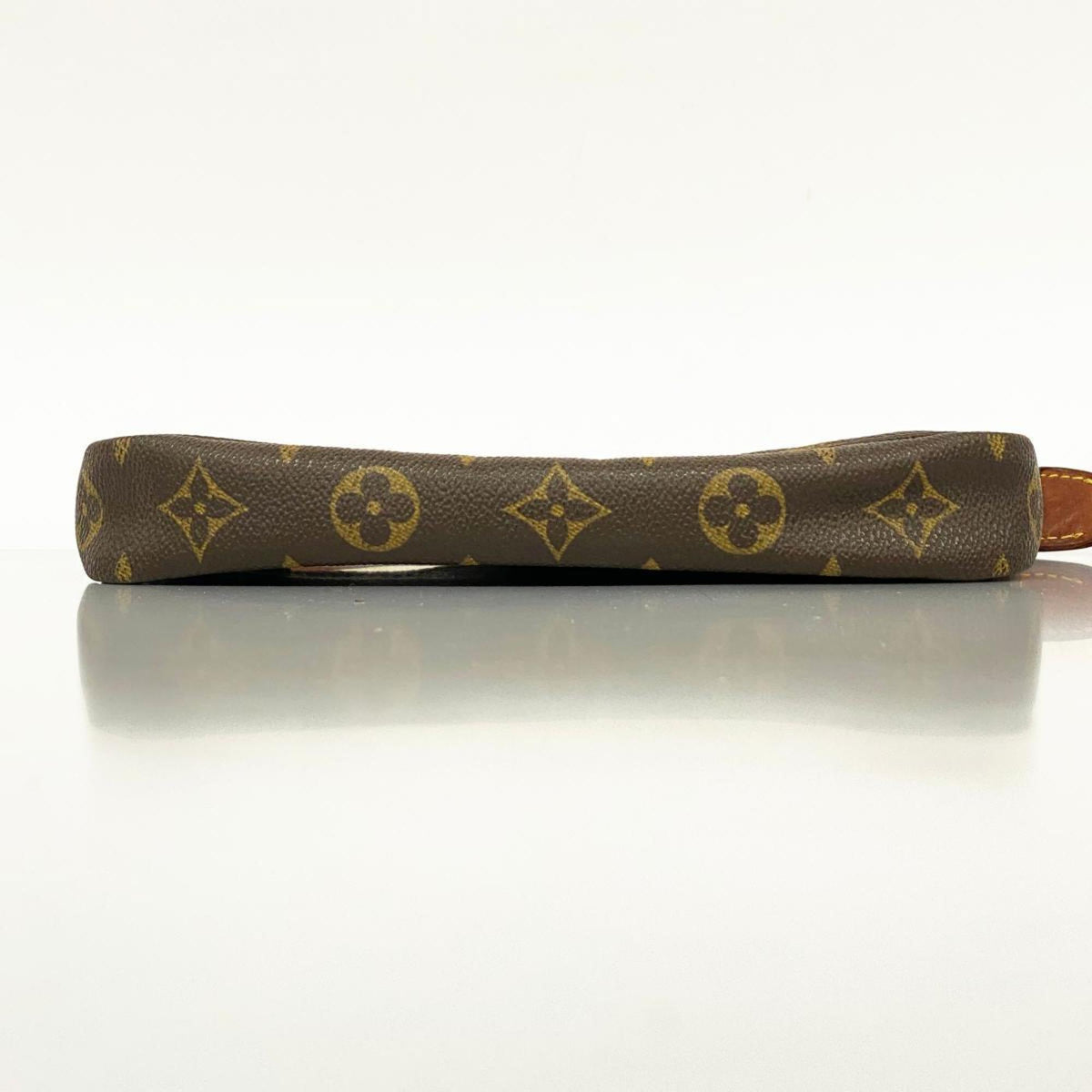 LOUIS VUITTON Pochette accessoires Clutch Bag