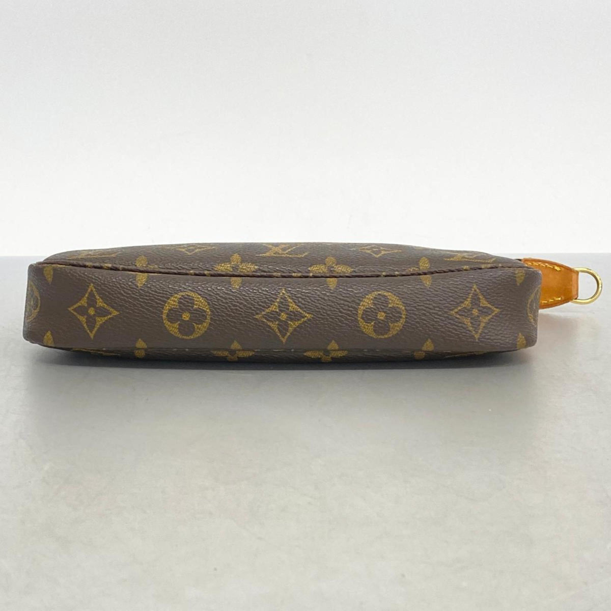 LOUIS VUITTON Pochette accessoires Clutch Bag